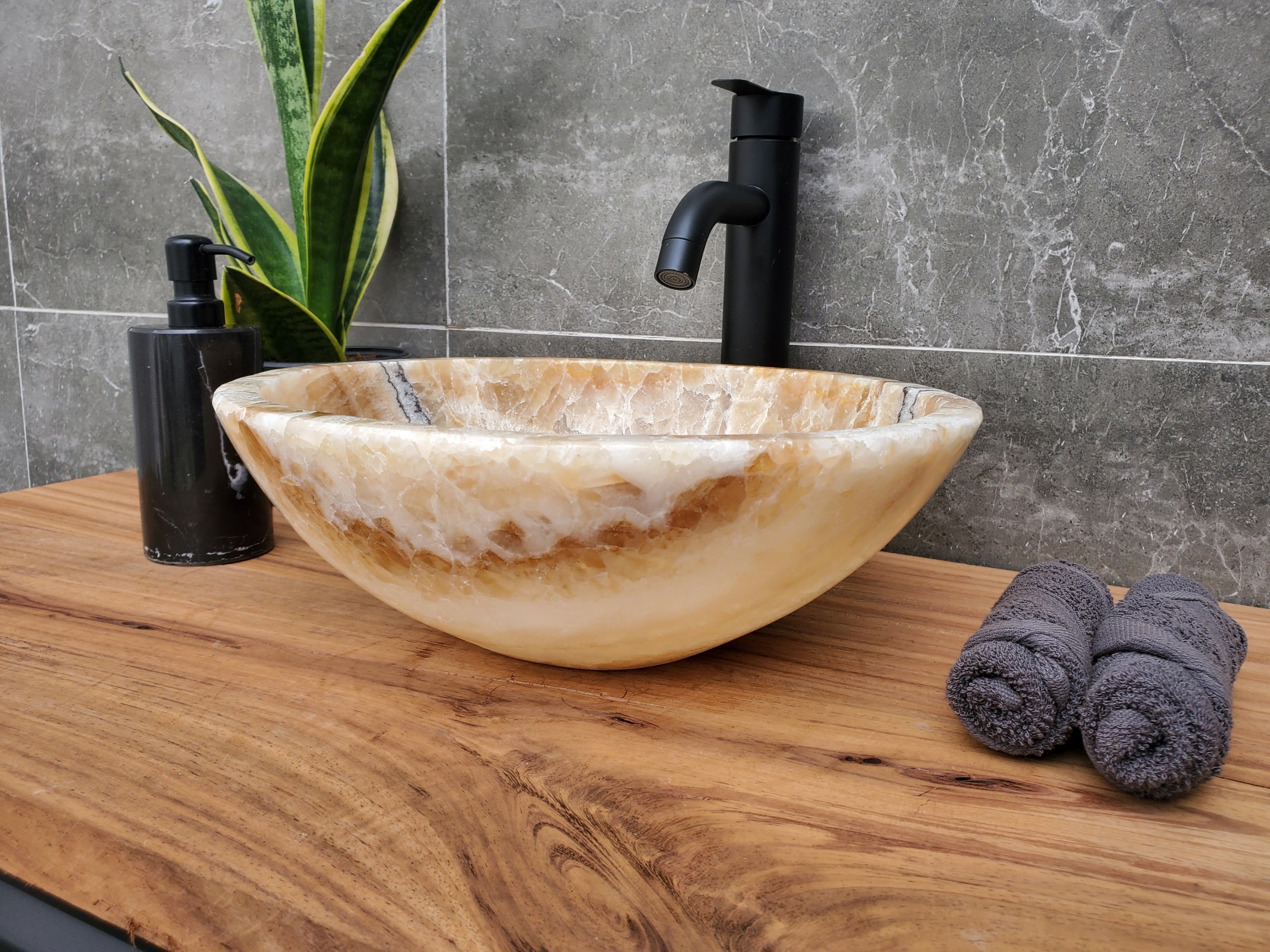 S31_08 Onyx Stone Vessel Sink - Round