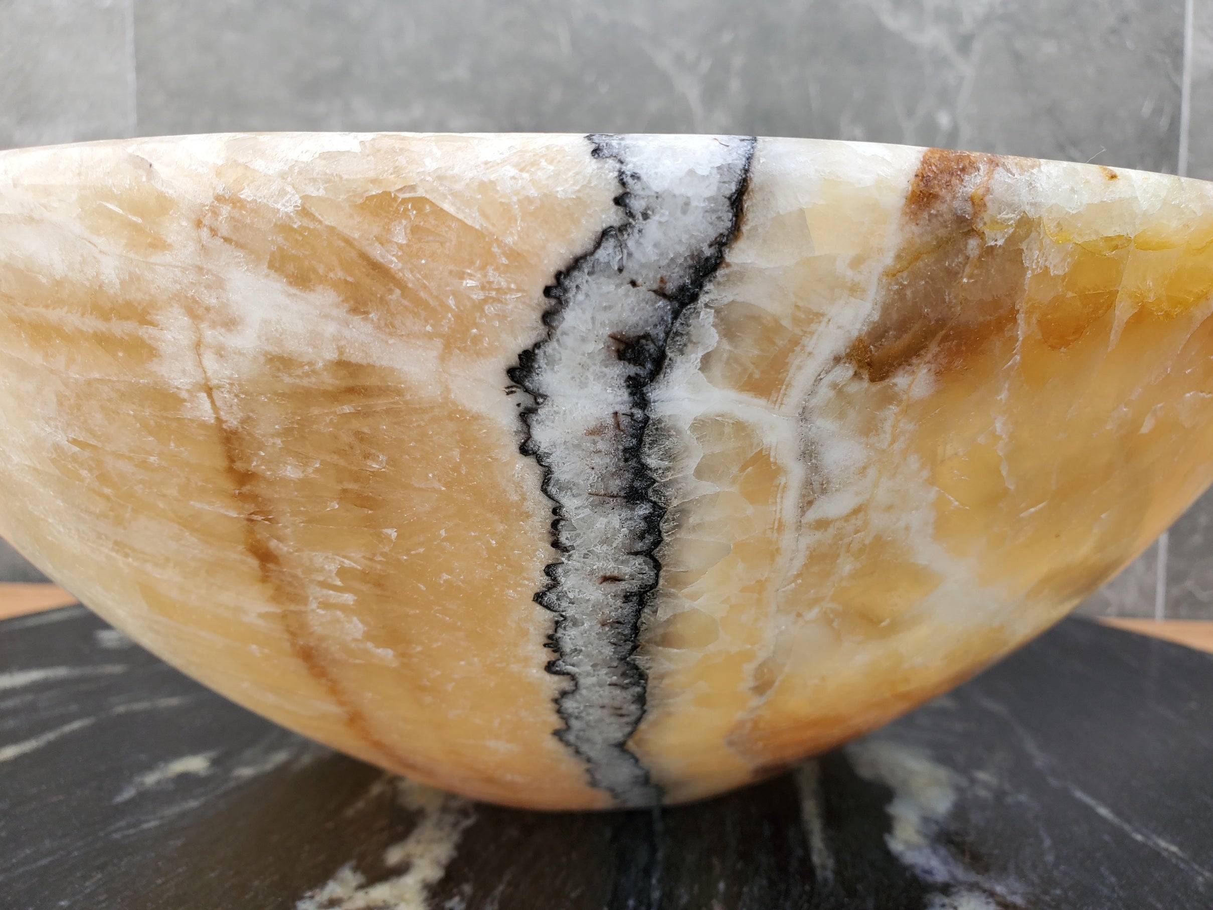 S31_08 Onyx Stone Vessel Sink - Round