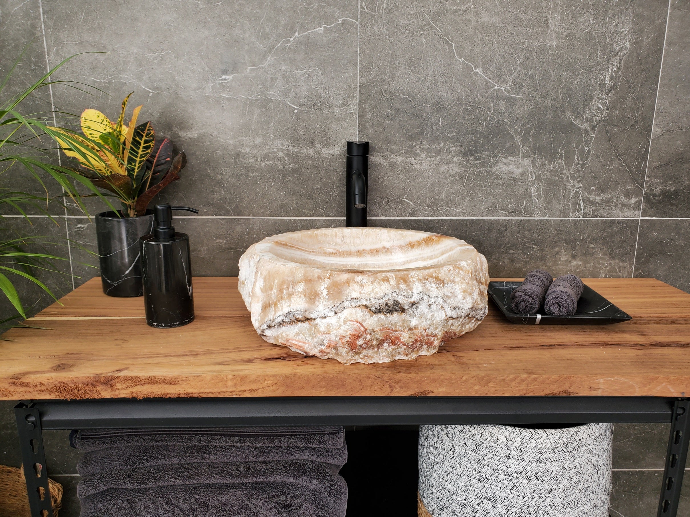 S31_33 Onyx Stone Vessel Bathroom Sink - Round