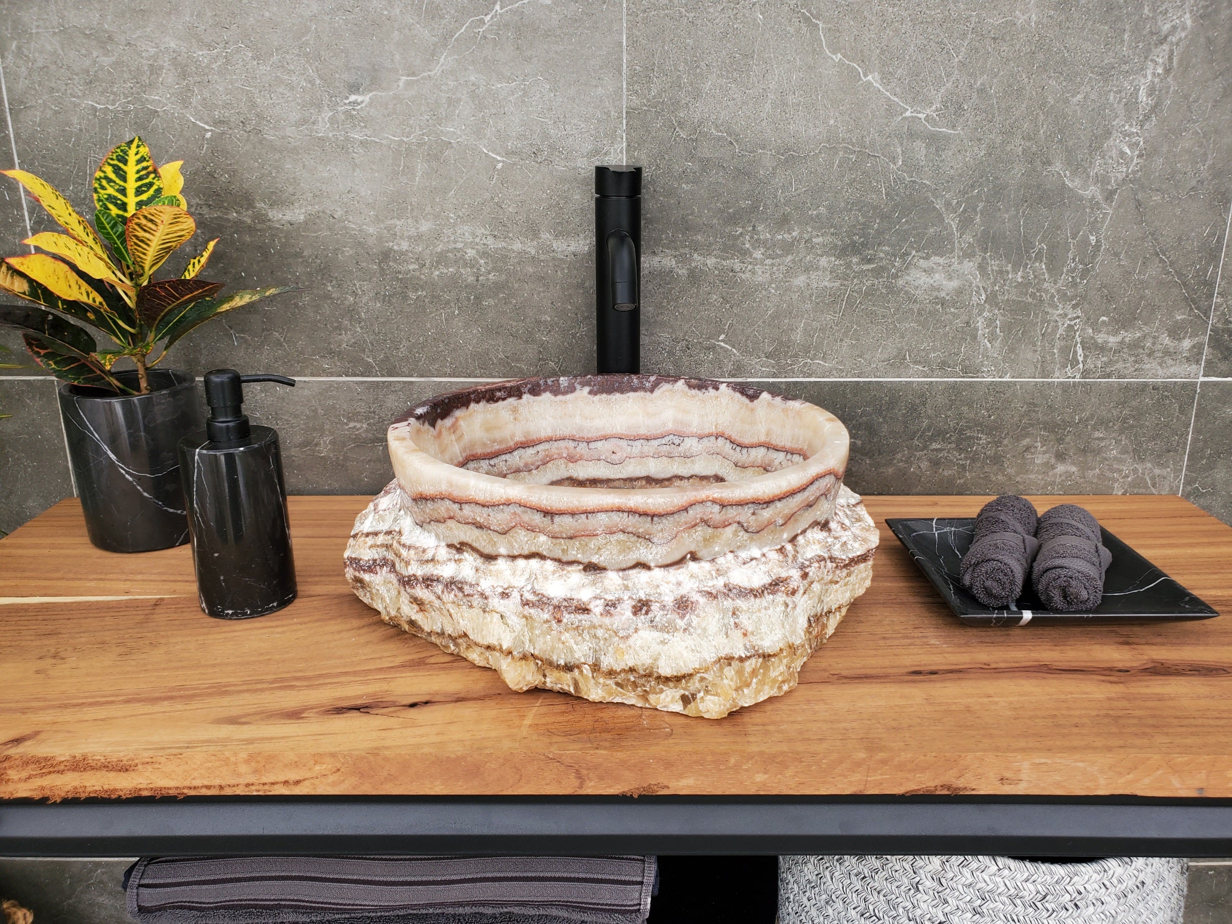 S31_44 Serpentine Onyx Stone Vessel Sink