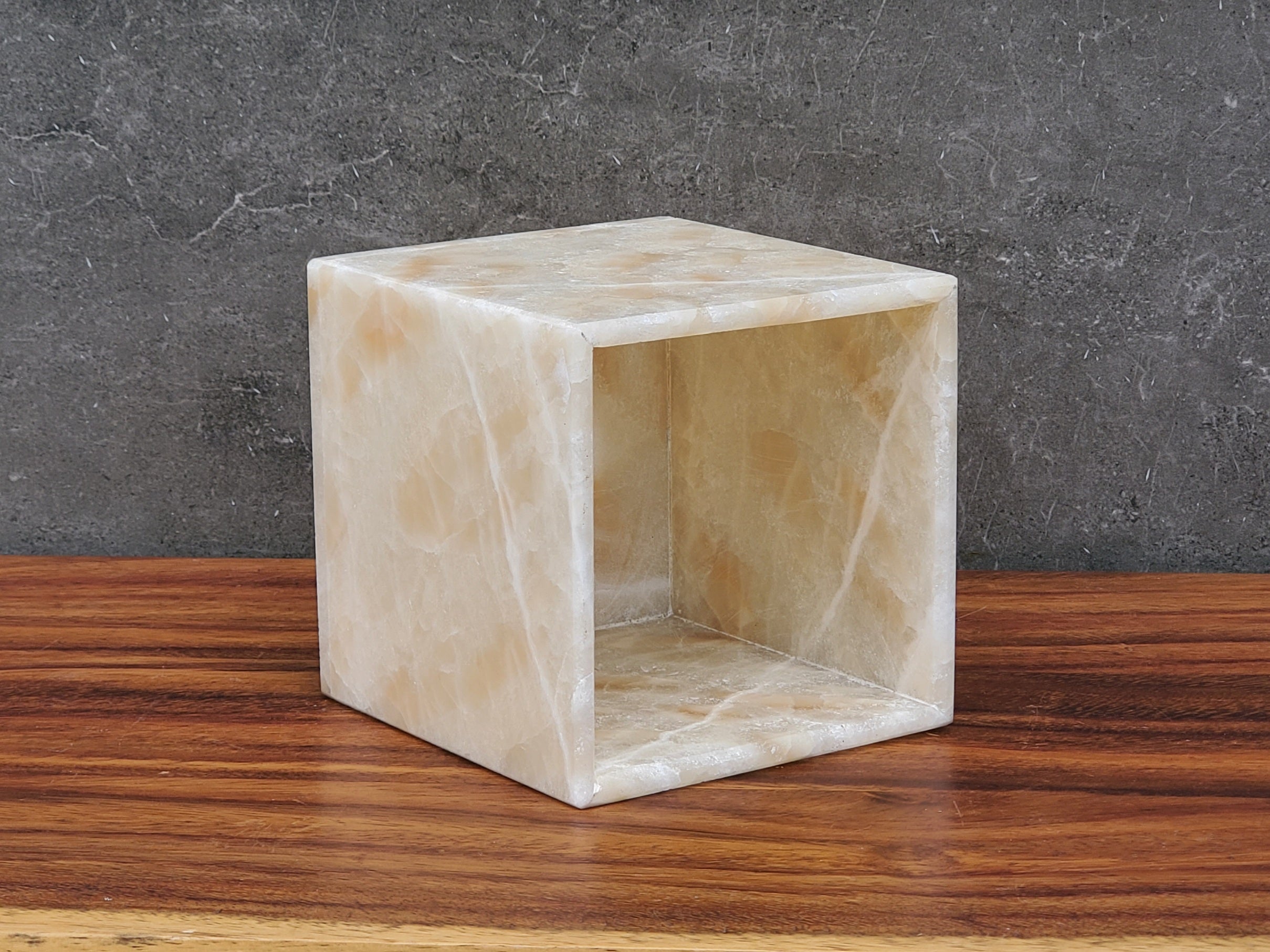 TCSQ_58 Ivory Onyx Tissue Box Cover (Cube)
