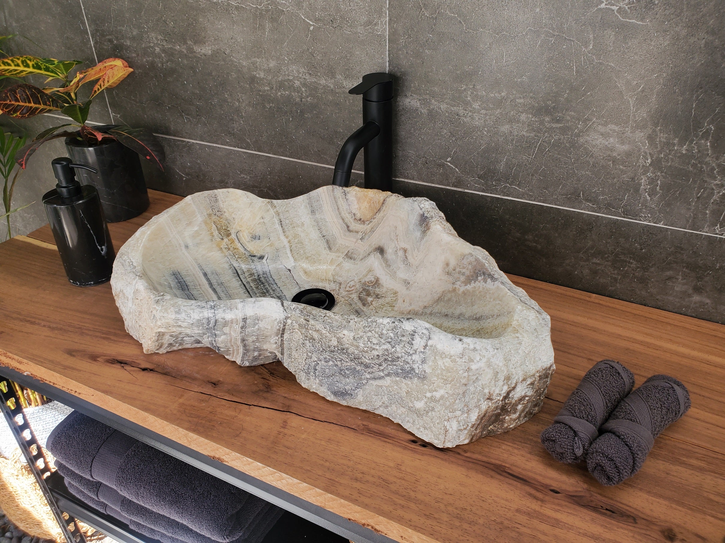 S34_05 Onyx Stone Vessel Sink