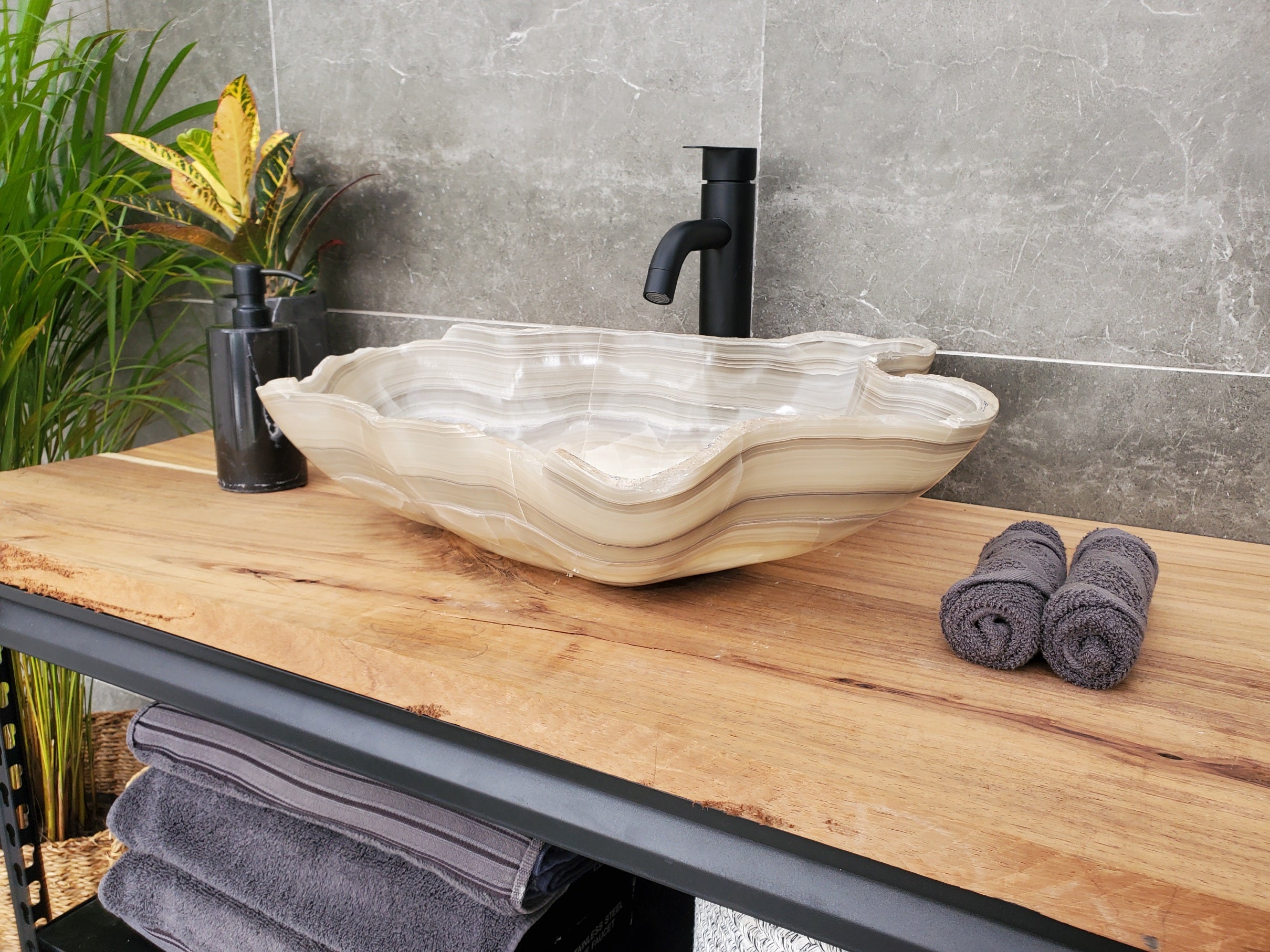S32_09 Onyx Stone Vessel Bathroom Sink - 19.5 x 16 inch