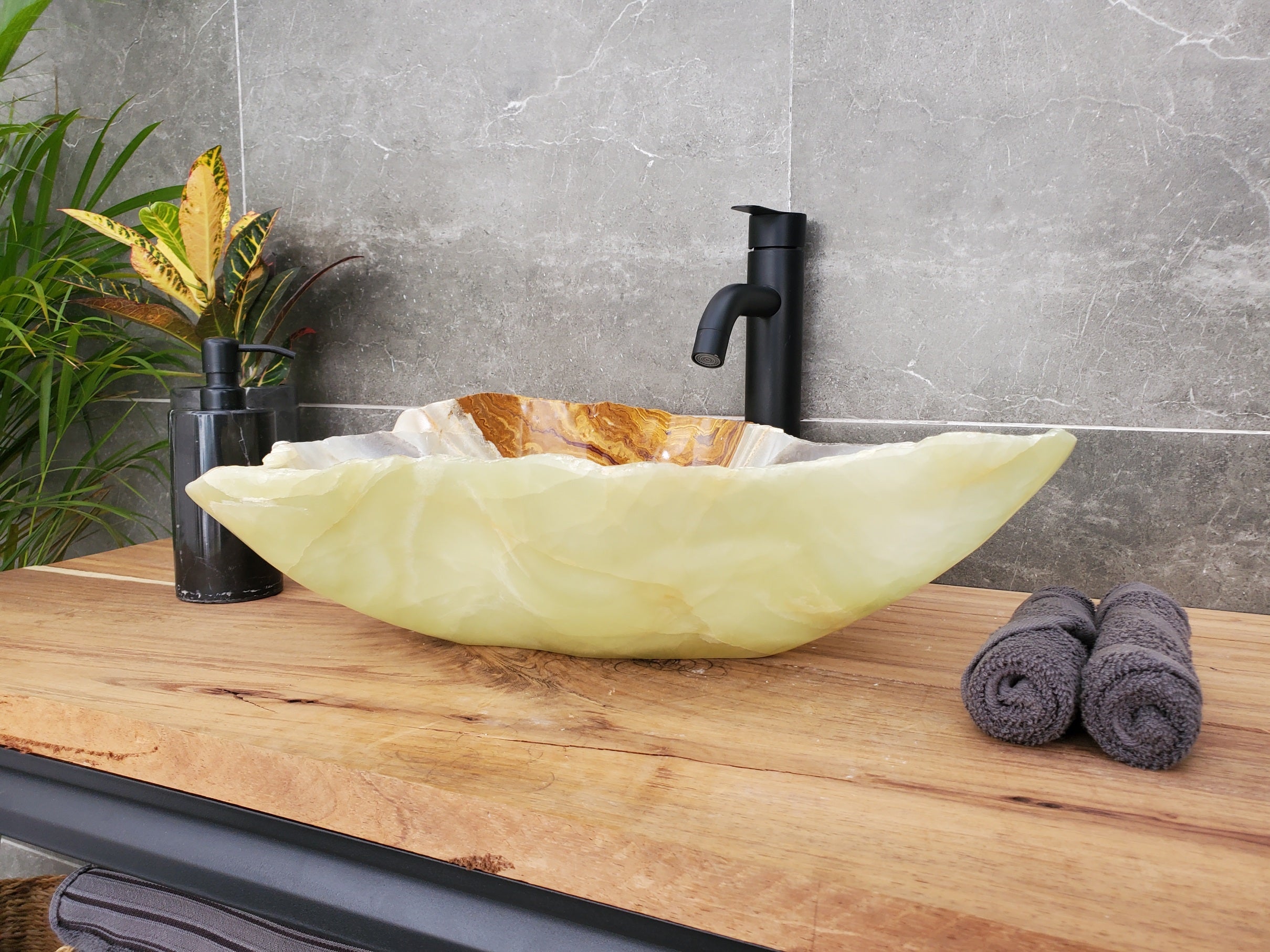 S32_07 Onyx Stone Vessel Bathroom Sink - 18 x 15 inch