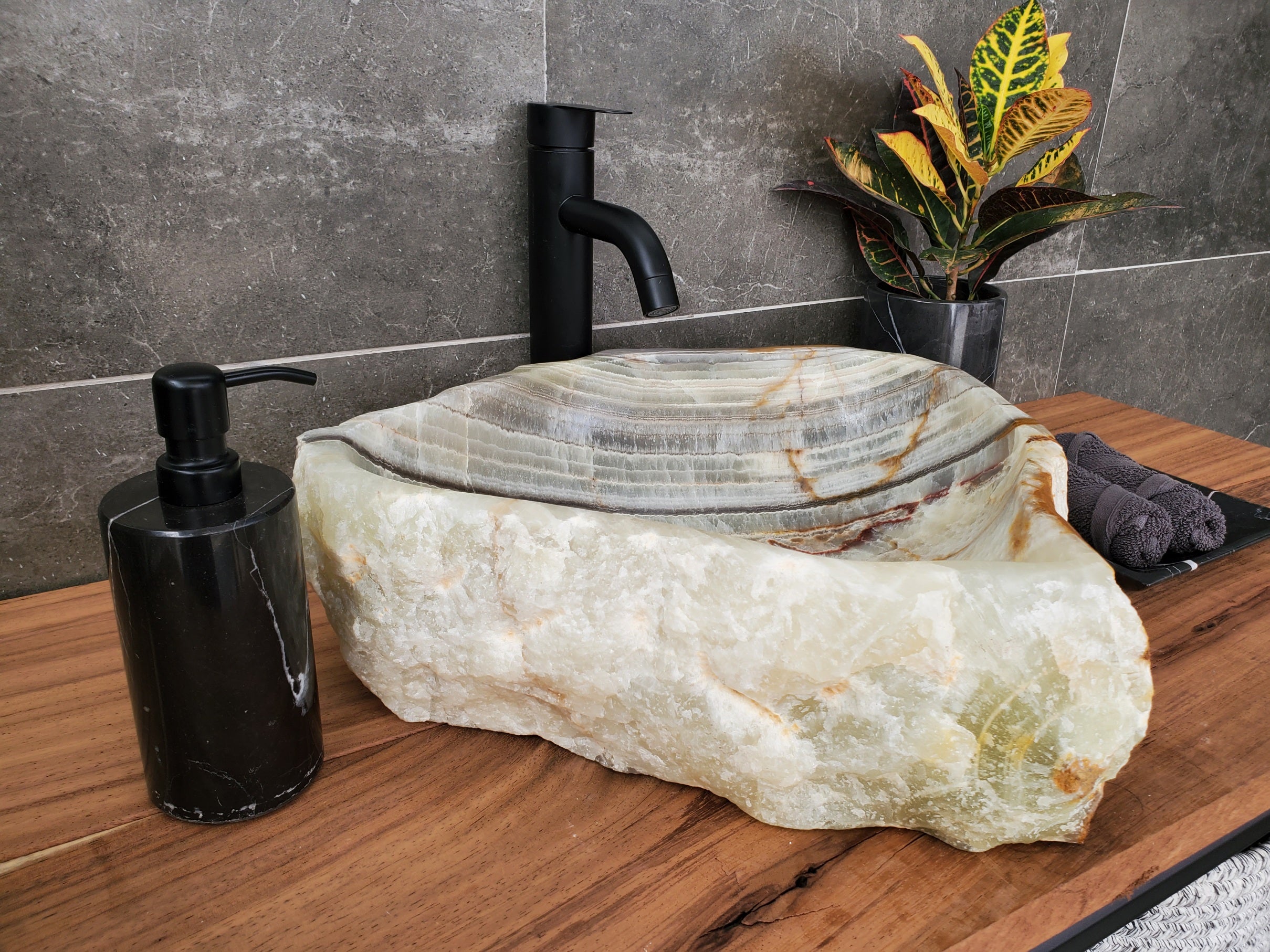 S31_31 Onyx Stone Vessel Bathroom Sink - 17 x 16 inch