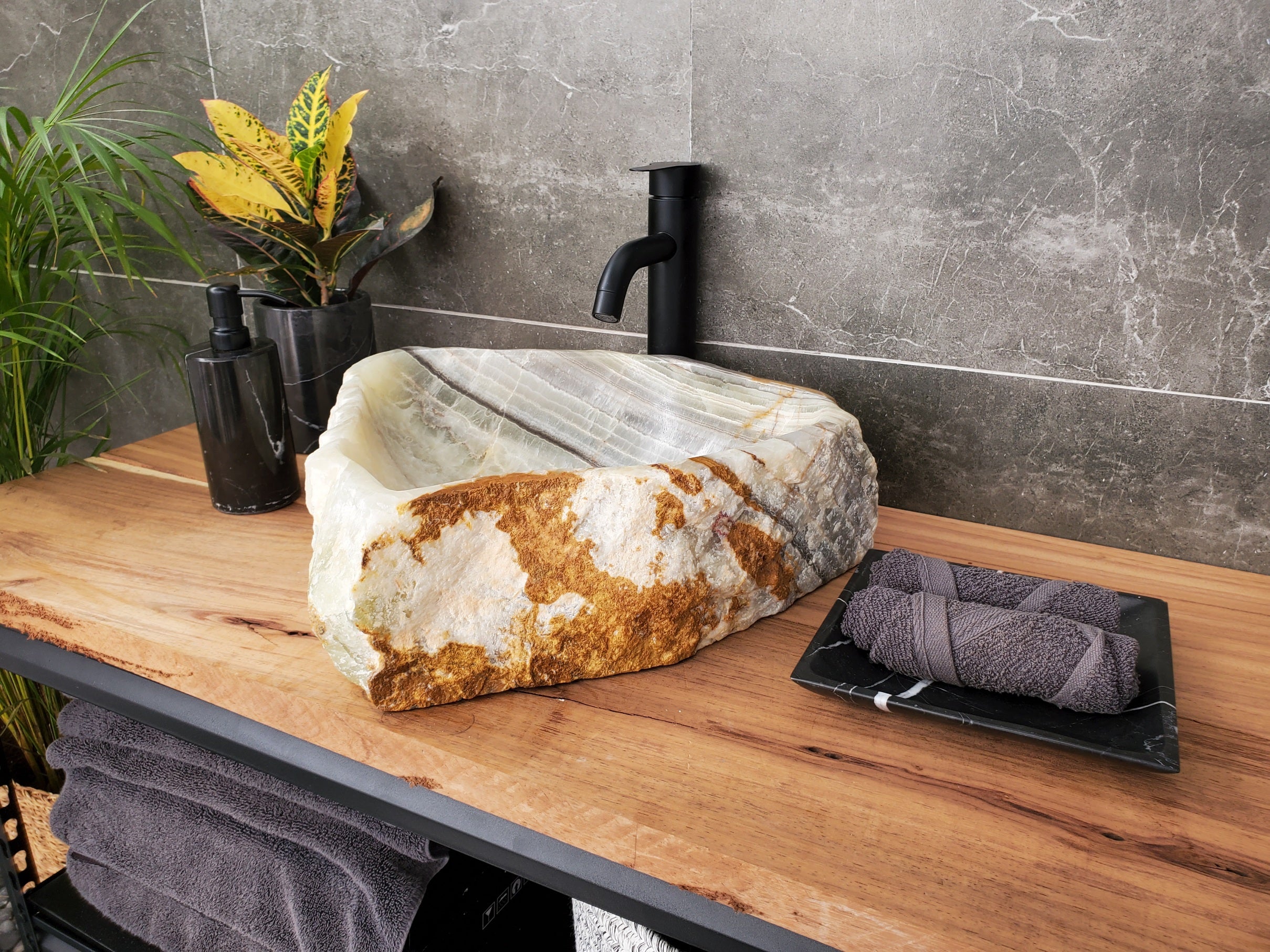 S31_31 Onyx Stone Vessel Bathroom Sink