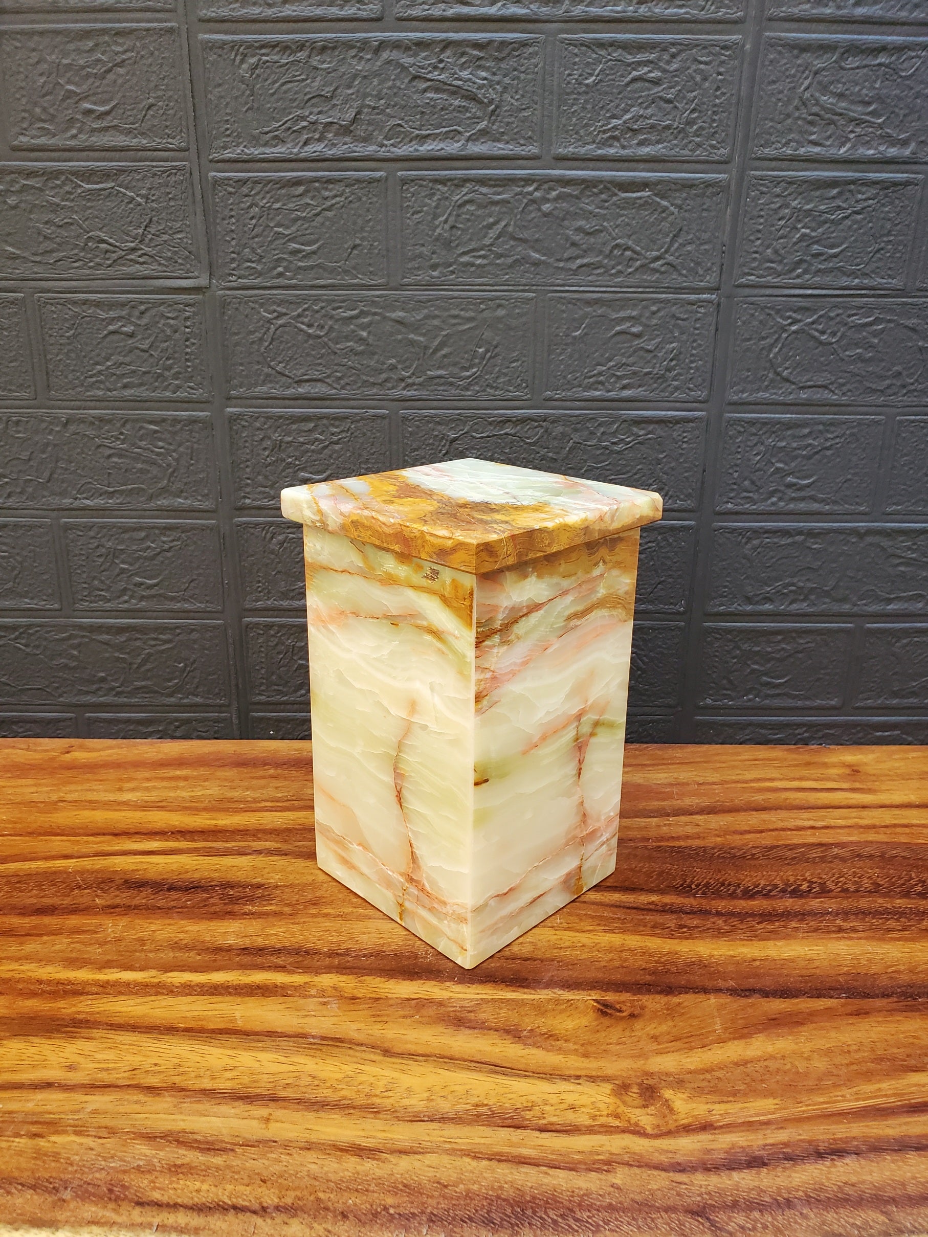 Green and Brown Onyx Memorial Cremation Urn with Lid, 300 Cubic Inch Accessories