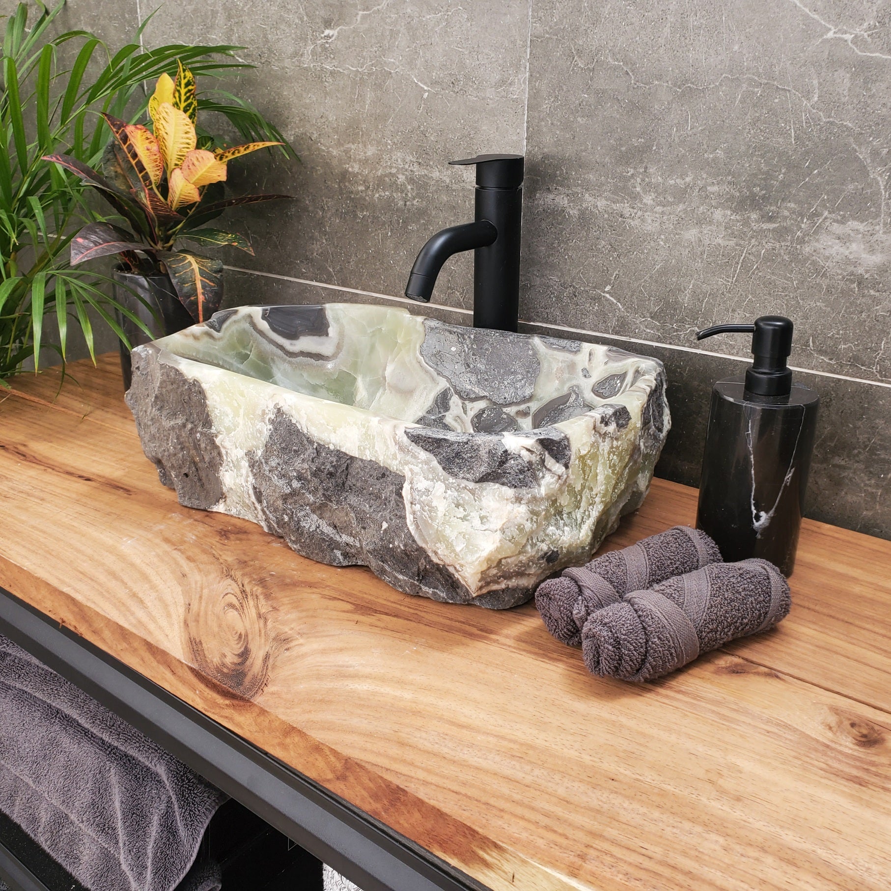 S31_24 Onyx Stone Vessel Bathroom Sink