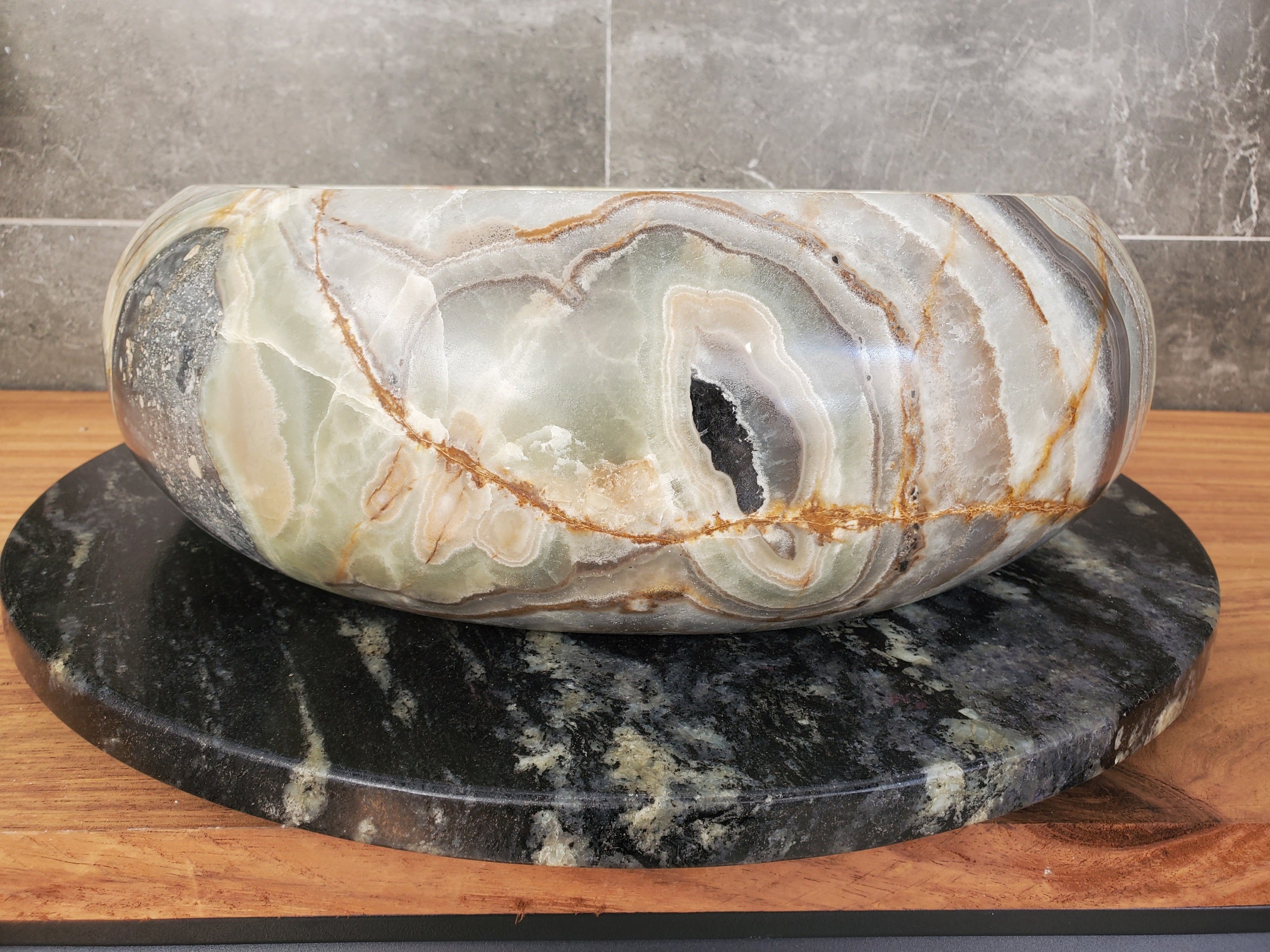 S31_16 Onyx Stone Vessel Bathroom Sink - Round