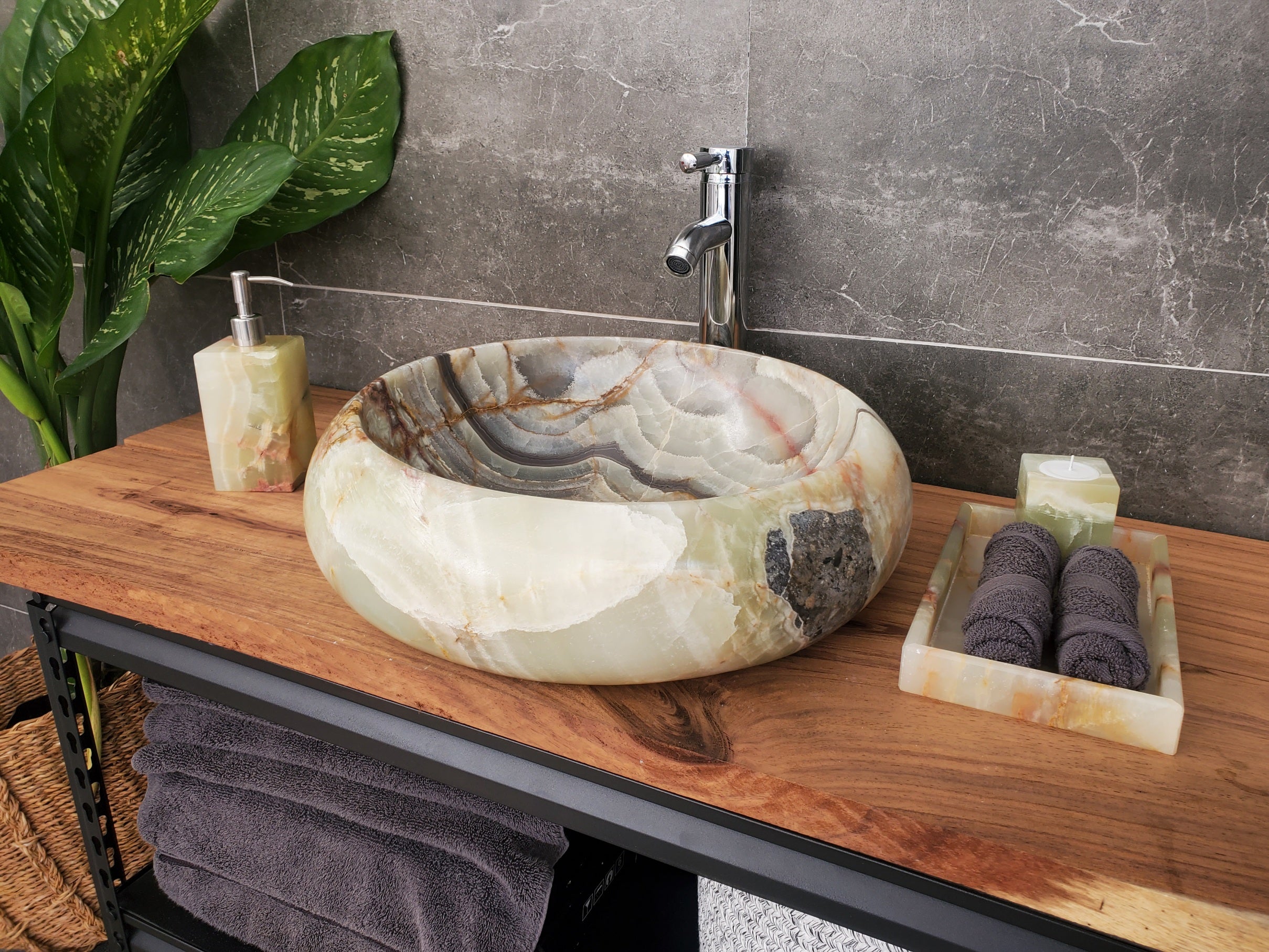 S31_16 Onyx Stone Vessel Bathroom Sink - Round