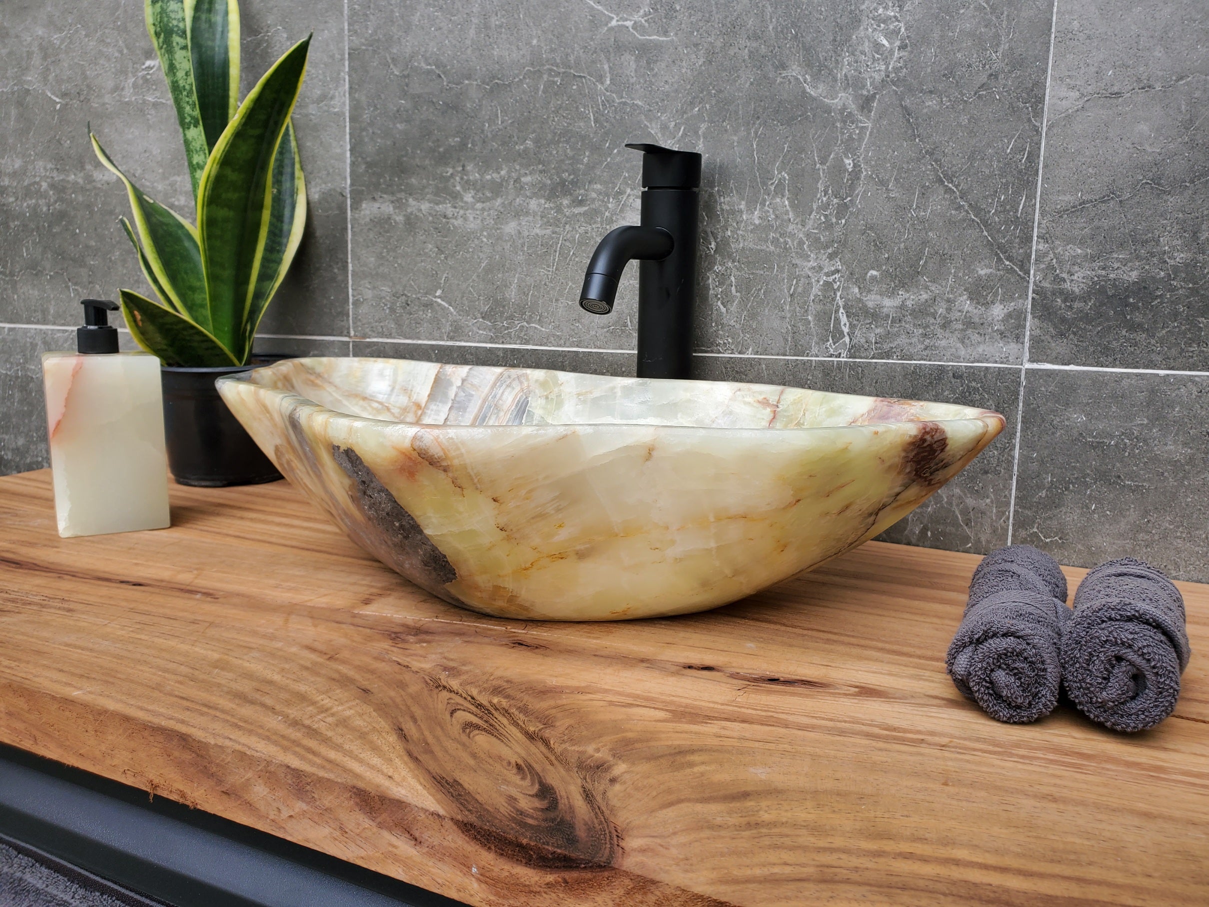 S31_02 Onyx Stone Vessel Bathroom Sink - 21.5 x 13.5 inch