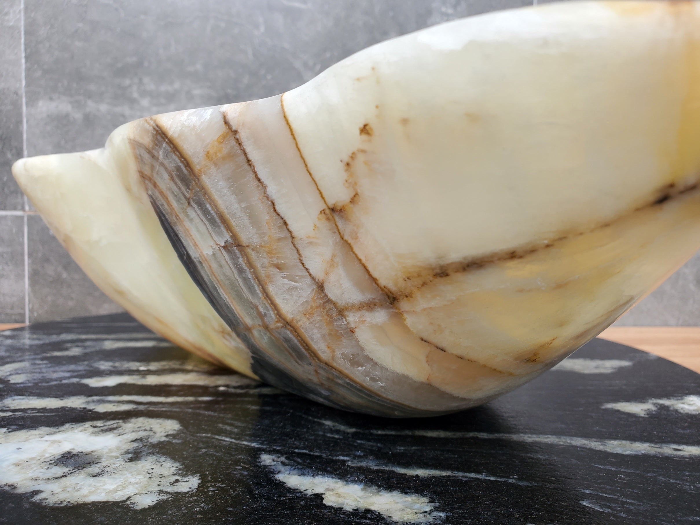 S31_02 Onyx Stone Vessel Bathroom Sink - 21.5 x 13.5 inch