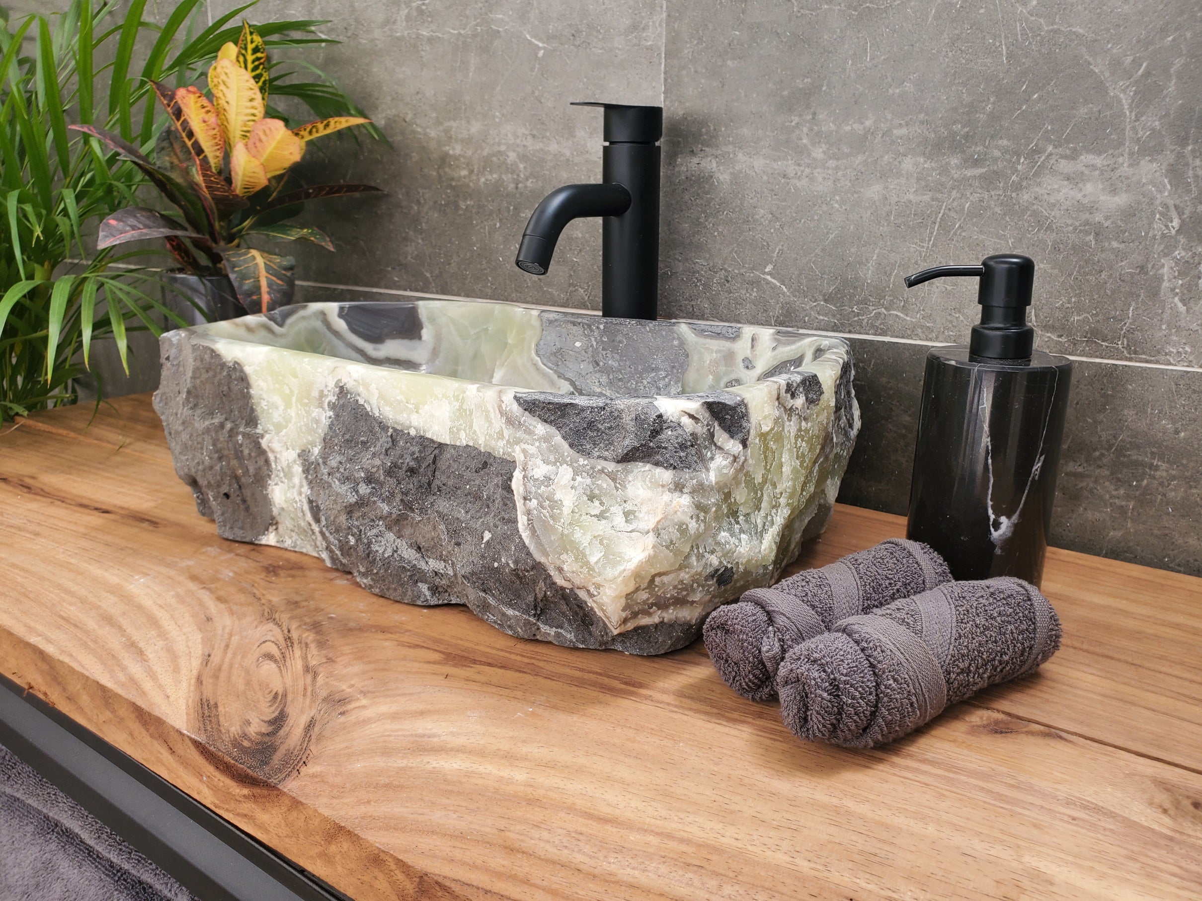S31_24 Onyx Stone Vessel Bathroom Sink