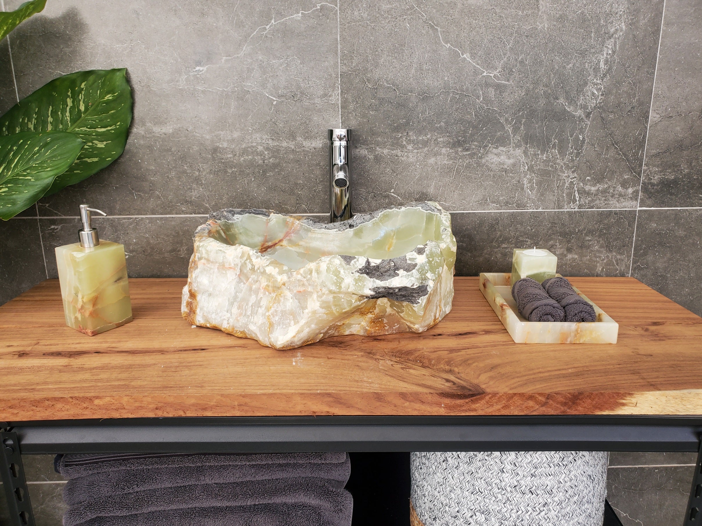 S31_17 Onyx Stone Vessel Bathroom Sink