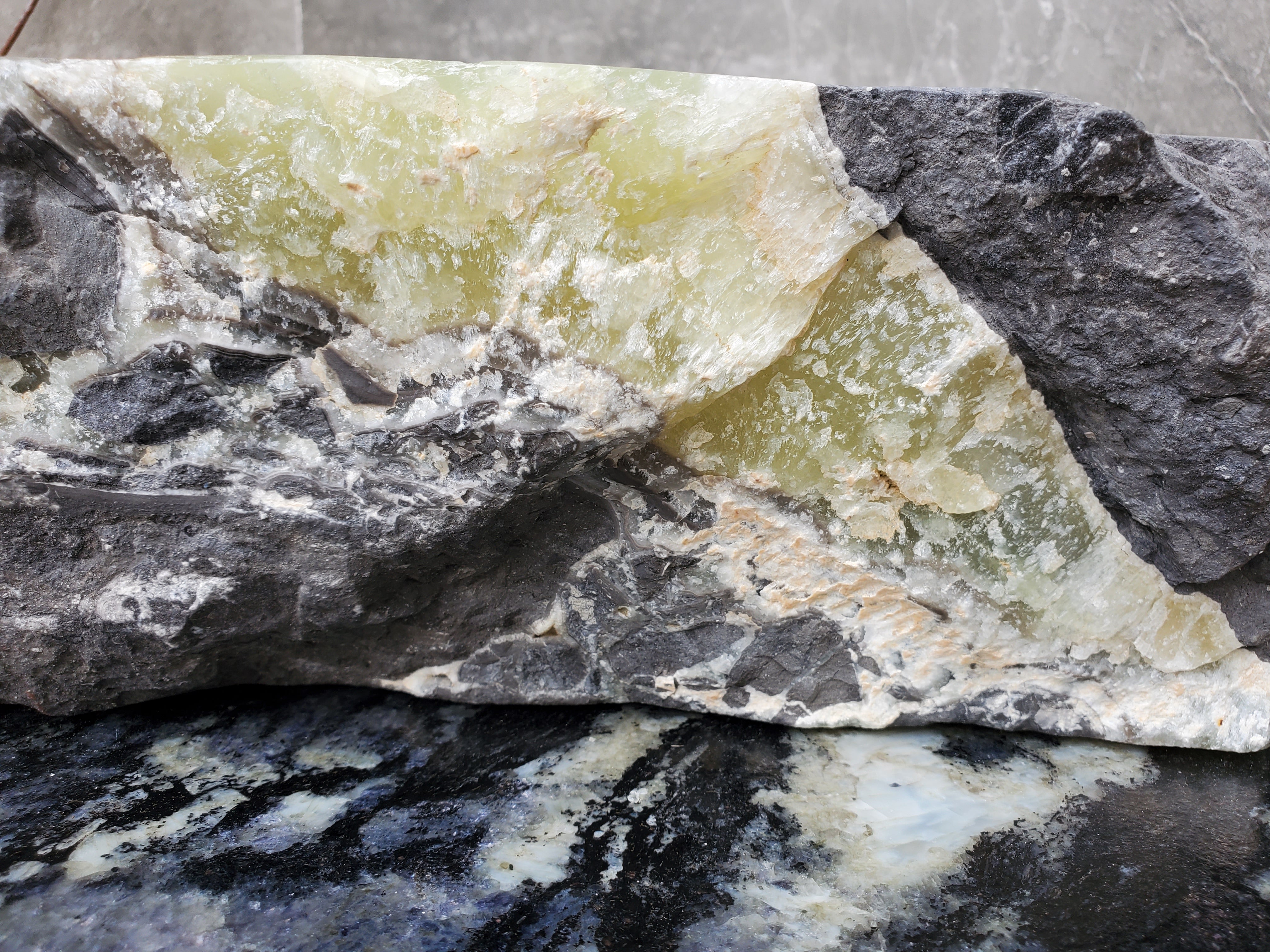 S30_27 Onyx Stone Vessel Bathroom Sink