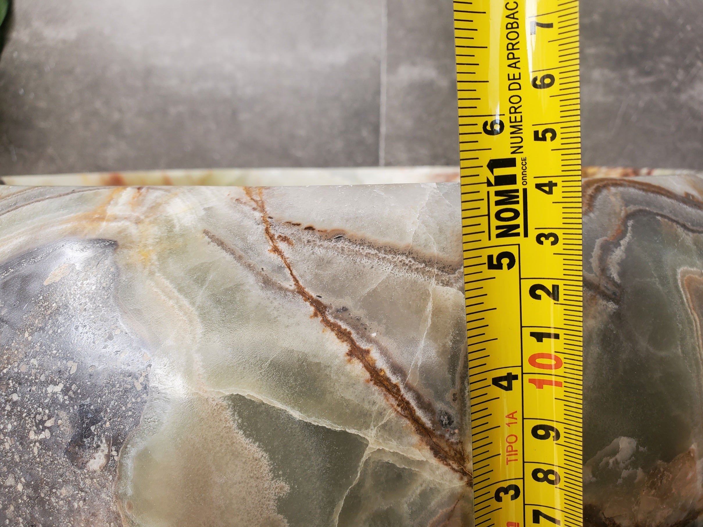 S31_16 Onyx Stone Vessel Bathroom Sink - Round