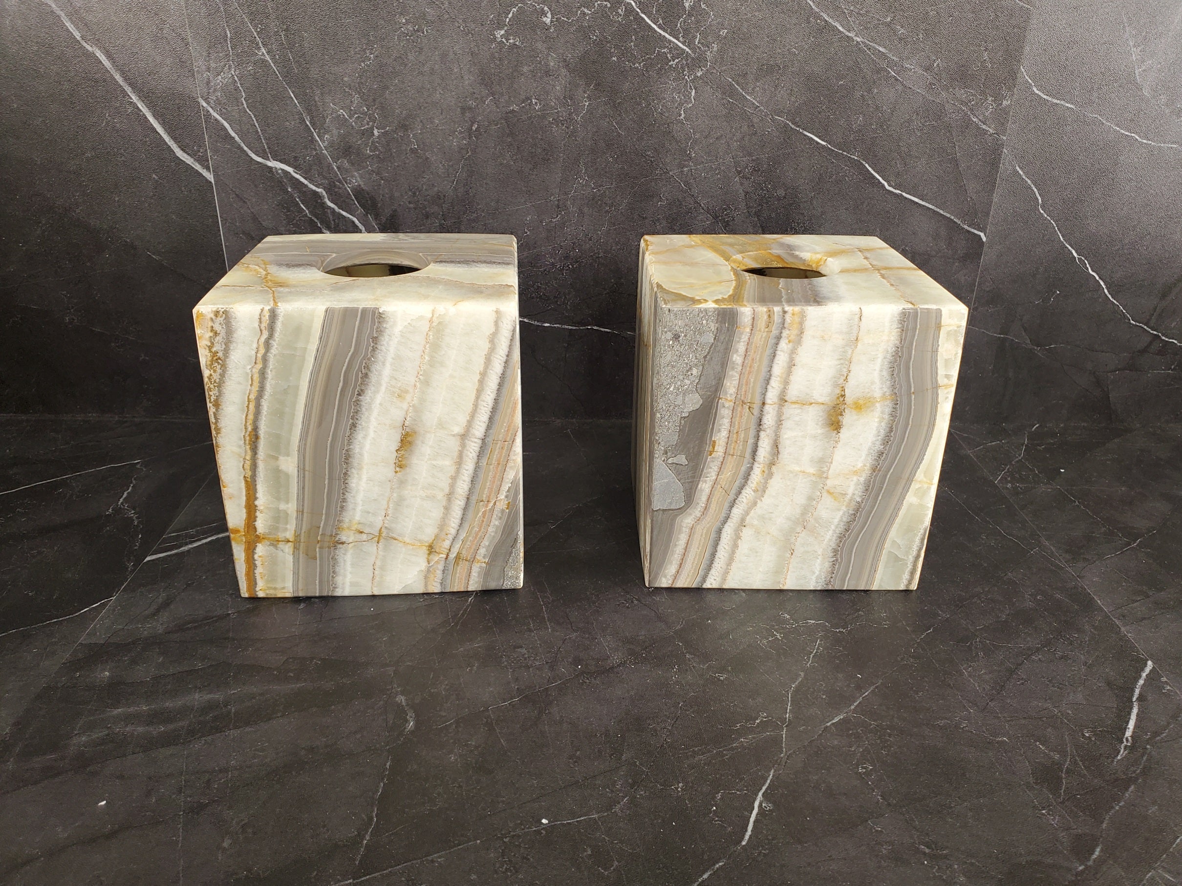 TCSQ_51 Green Onyx Tissue Box Cover (Cube)