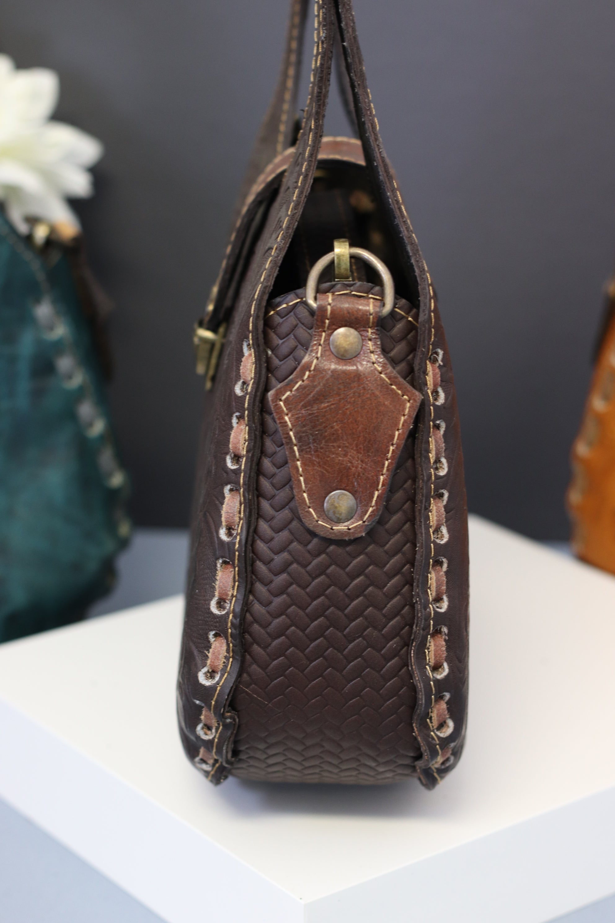 Brown Hand Tooled Floral Design Top Handled Mexican Leather Purse Purse Fashion