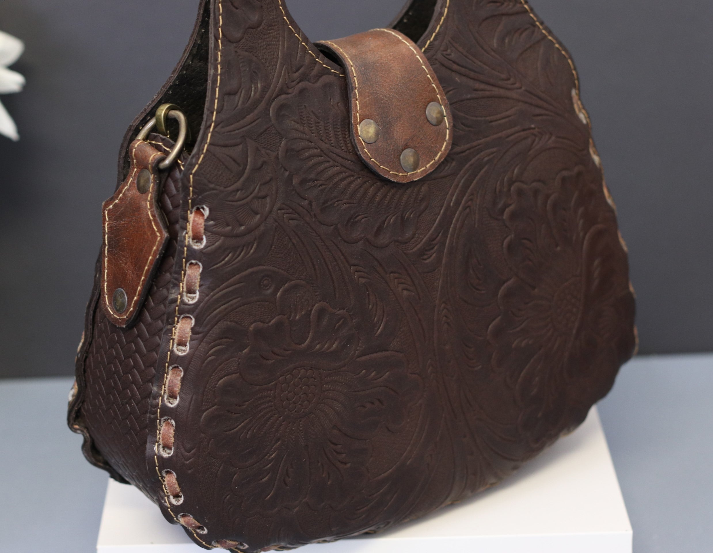 Brown Hand Tooled Floral Design Top Handled Mexican Leather Purse Purse Fashion