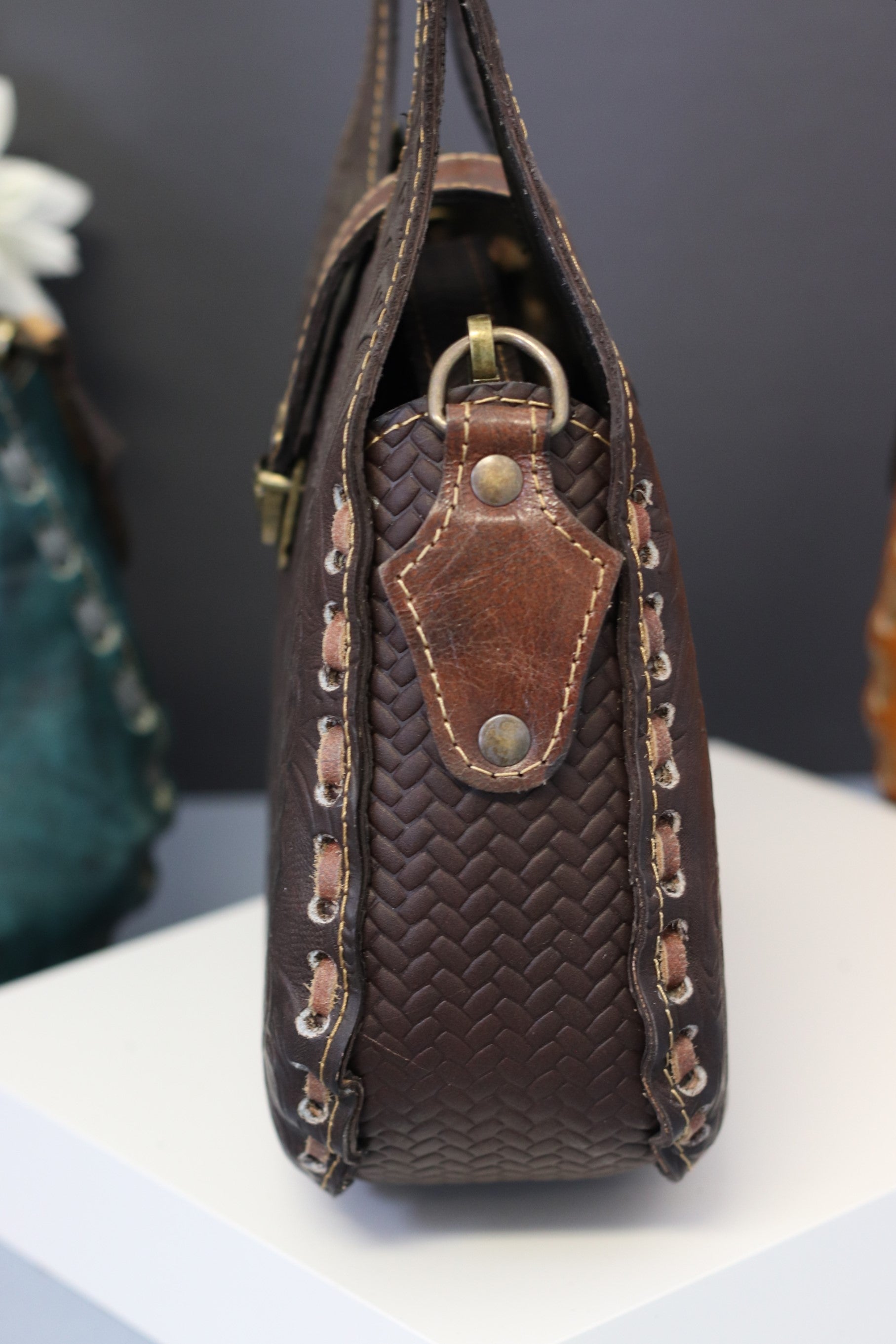 Brown Hand Tooled Floral Design Top Handled Mexican Leather Purse Purse Fashion