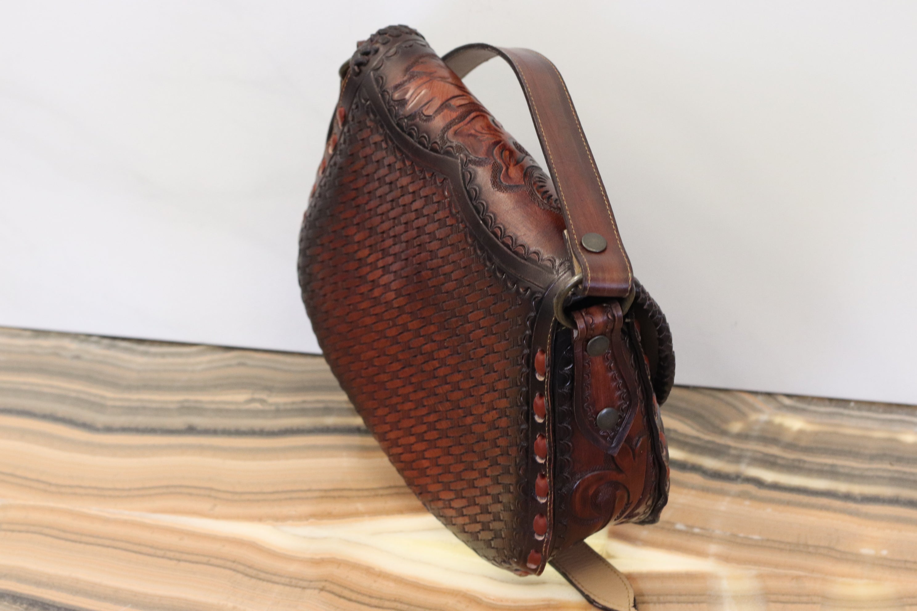 LB1_08 Hand Tooled Cow Hide Leather Purse