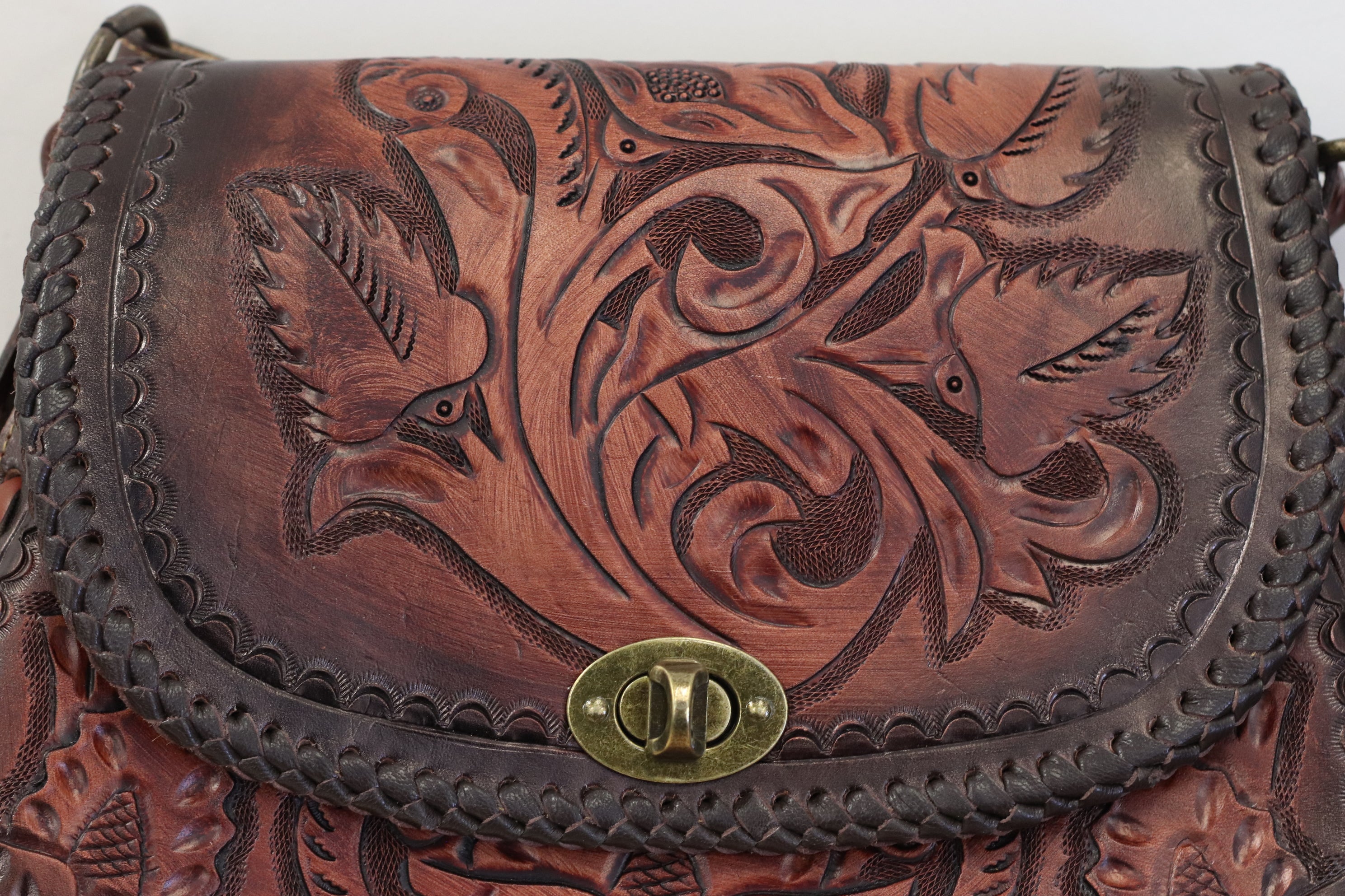 LB1_08 Hand Tooled Cow Hide Leather Purse