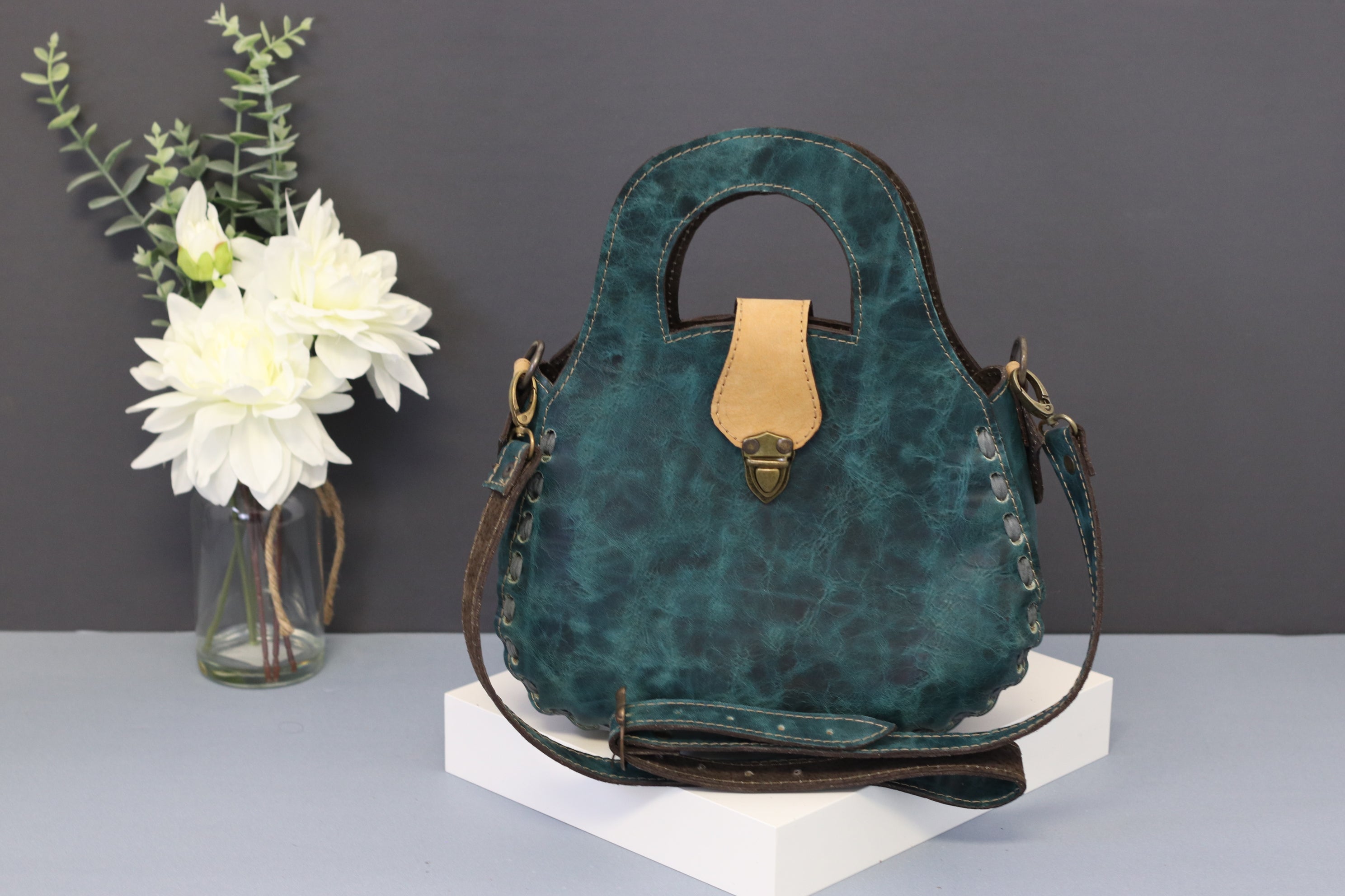 Green Hand Tooled Top Handled Mexican Leather Purse Purse Fashion