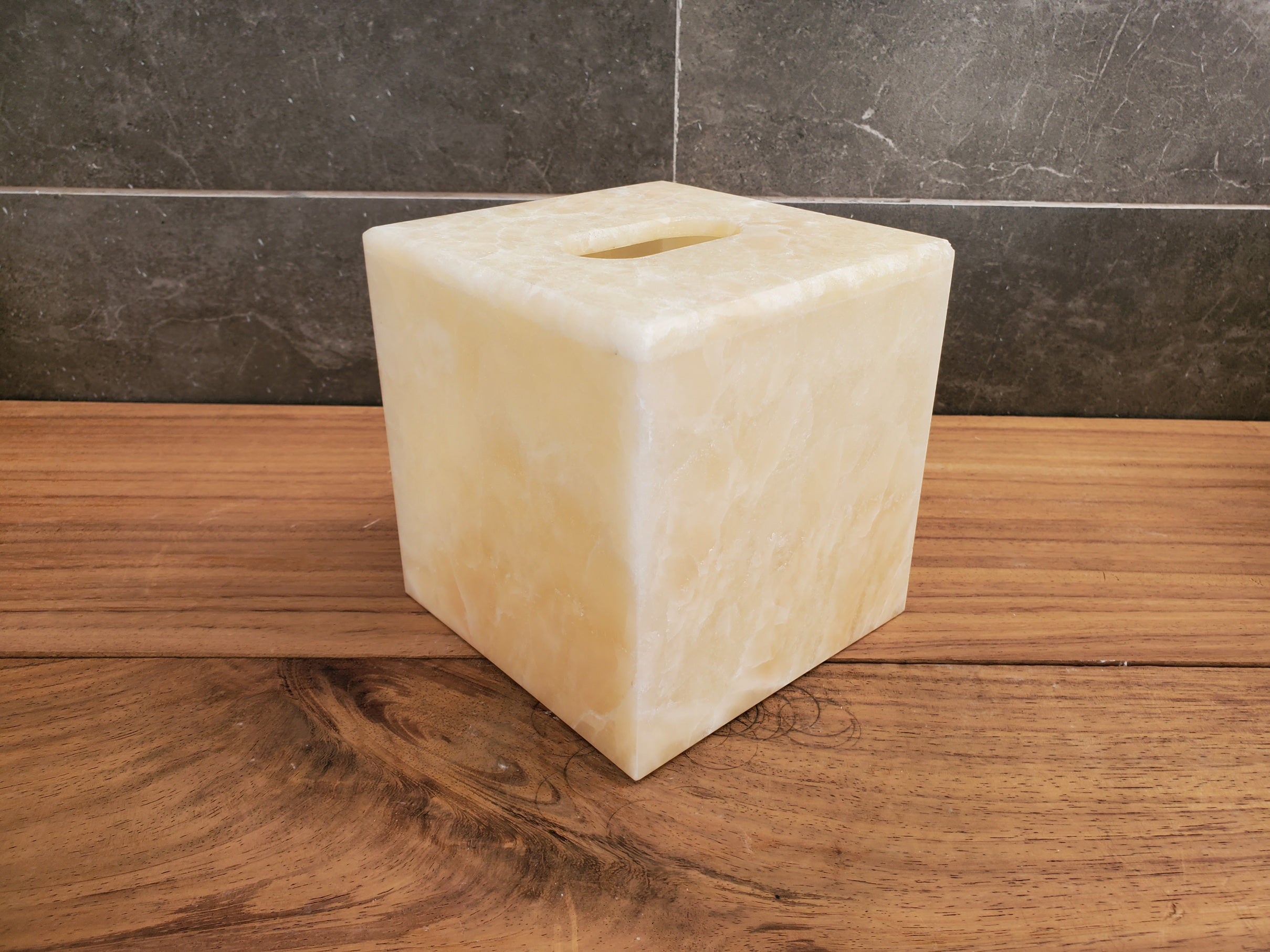 TCSQ_58 Ivory Onyx Tissue Box Cover (Cube)