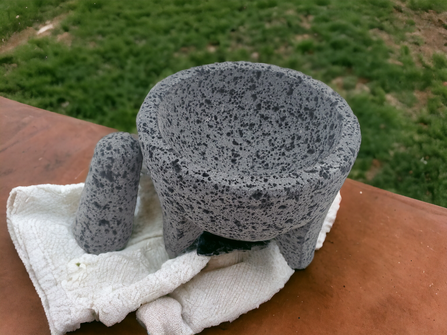 Middle Molcajete - Lava Stone - 5 Inch Molcajete Accessories Kitchen & Dining Molcajete