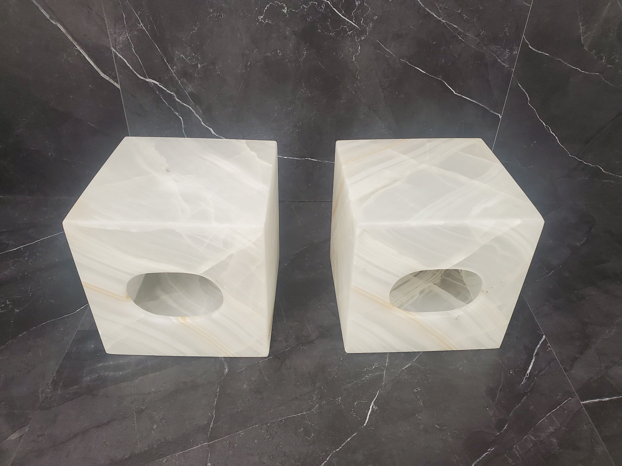 TCSQ_56 White Onyx Tissue Box Cover (Cube)