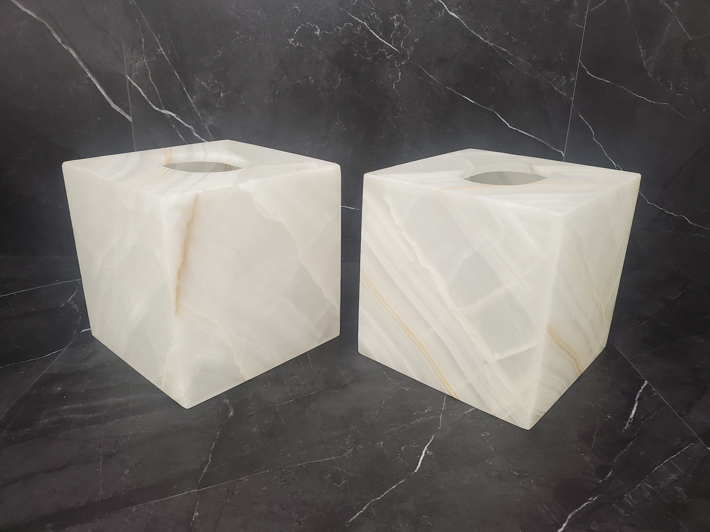 TCSQ_56 White Onyx Tissue Box Cover (Cube)