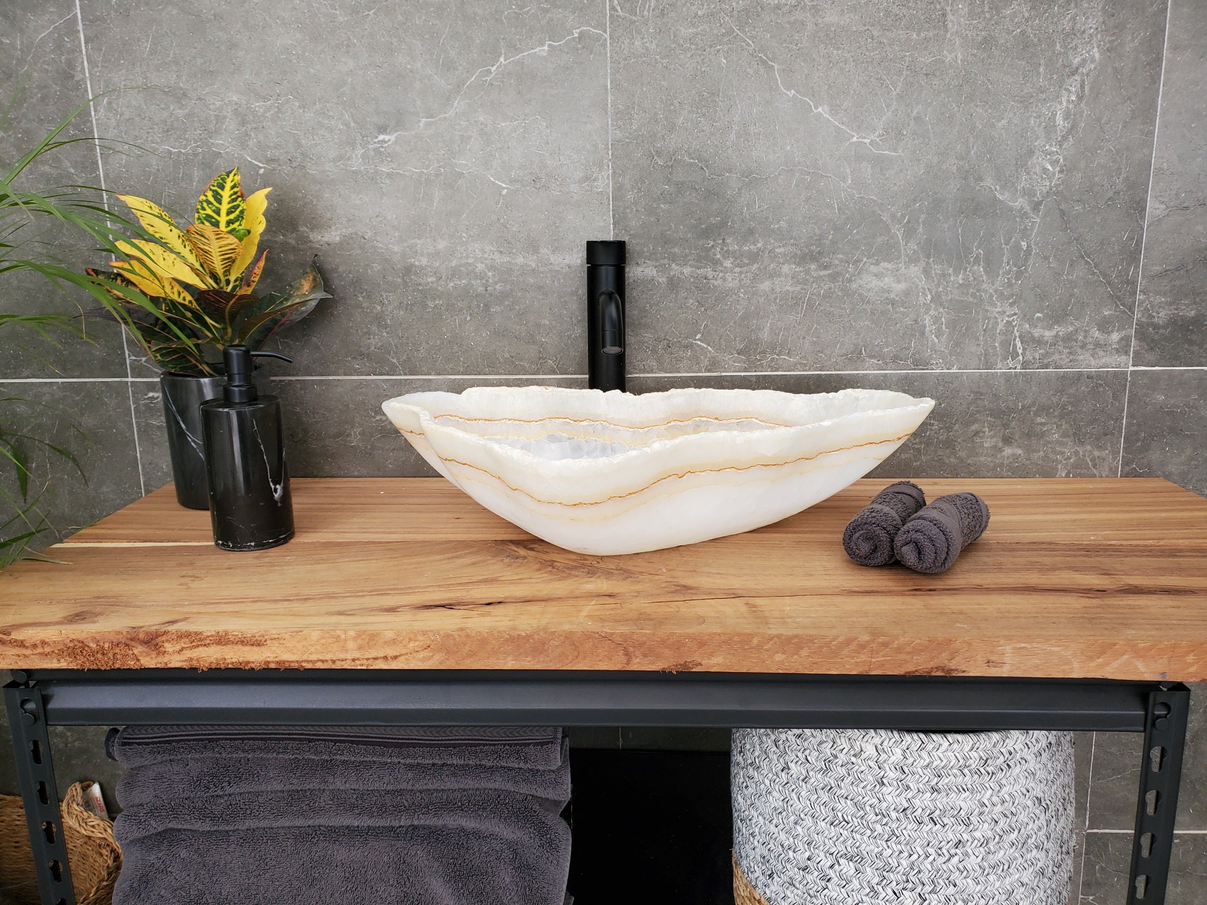 S31_39 Onyx Stone Vessel Bathroom Sink