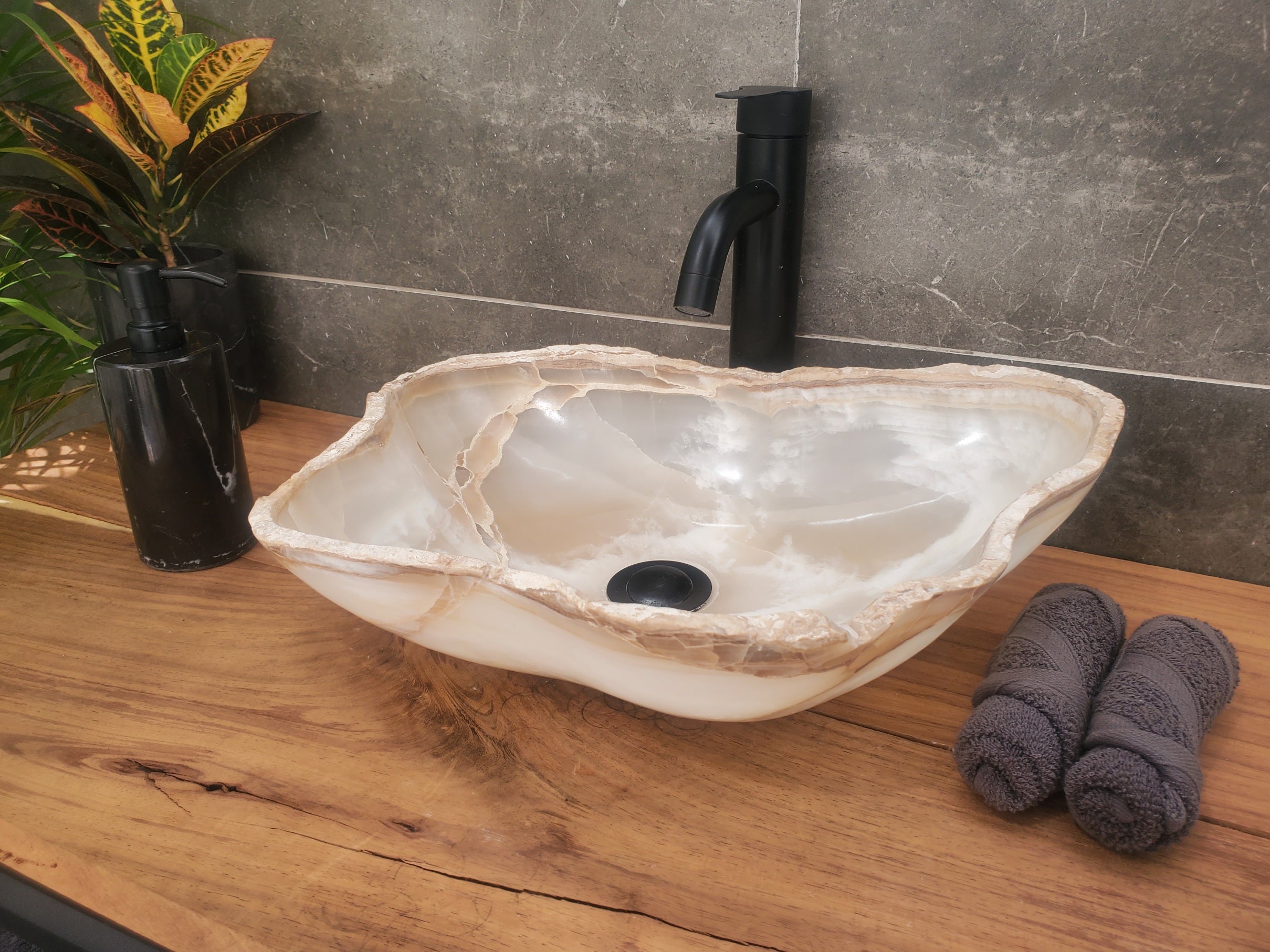 S32_20 Onyx Stone Vessel Bathroom Sink