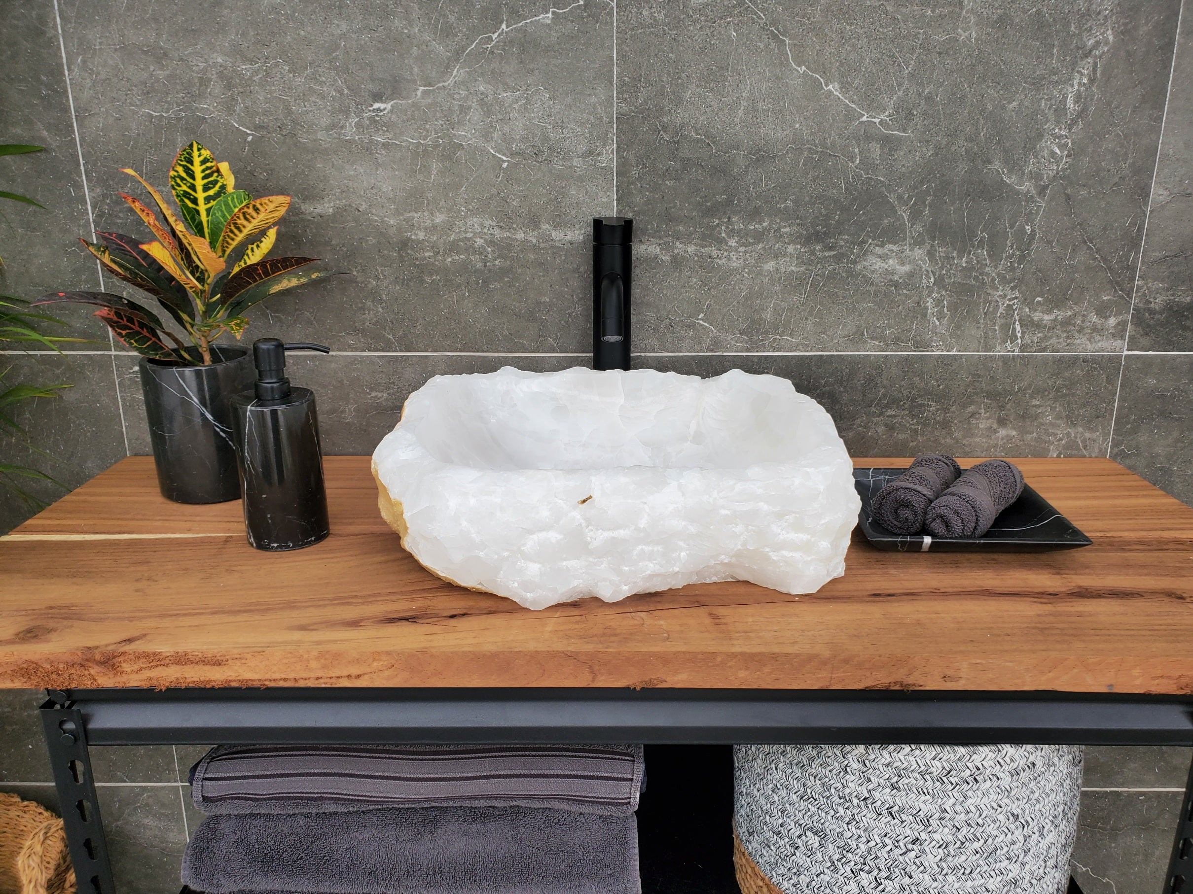 S31_47 Onyx Stone Vessel Bathroom Sink