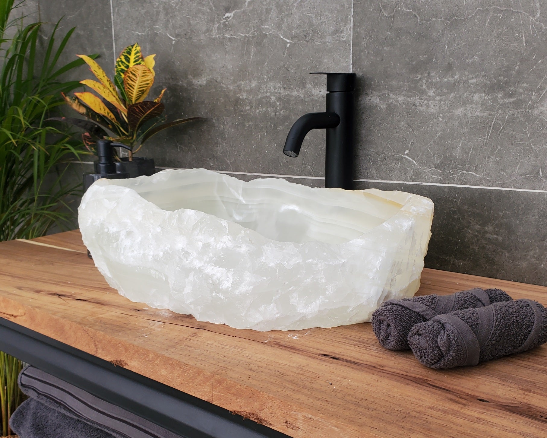 S31_46 Onyx Stone Vessel Bathroom Sink