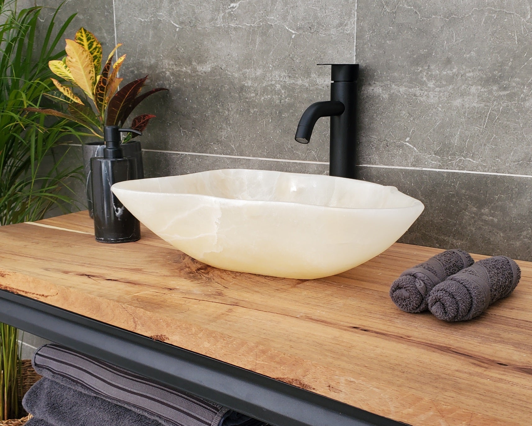S32_04 Onyx Stone Vessel Bathroom Sink - 16.5 x 13 Inch
