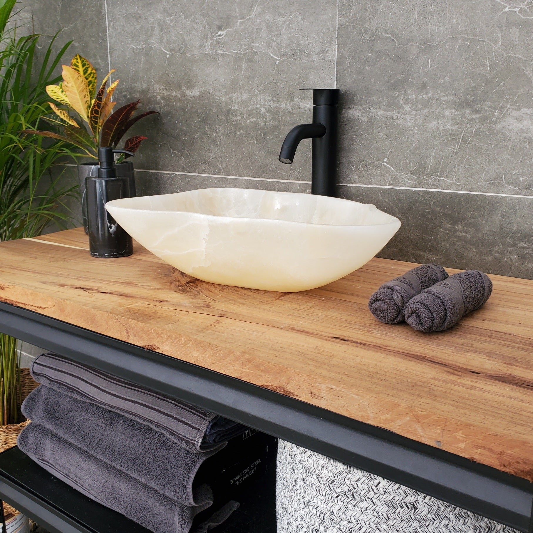 S32_04 Onyx Stone Vessel Bathroom Sink