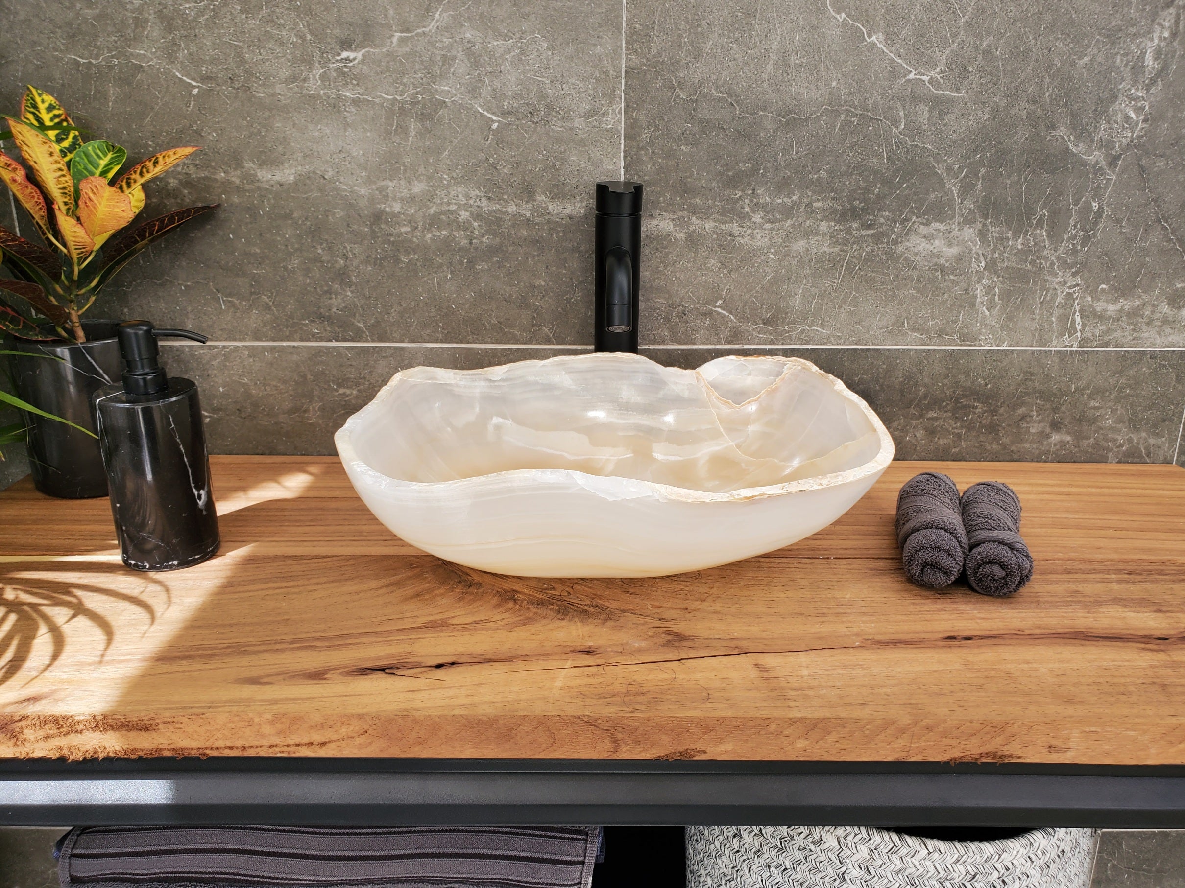 S32_21 Onyx Stone Vessel Bathroom Sink