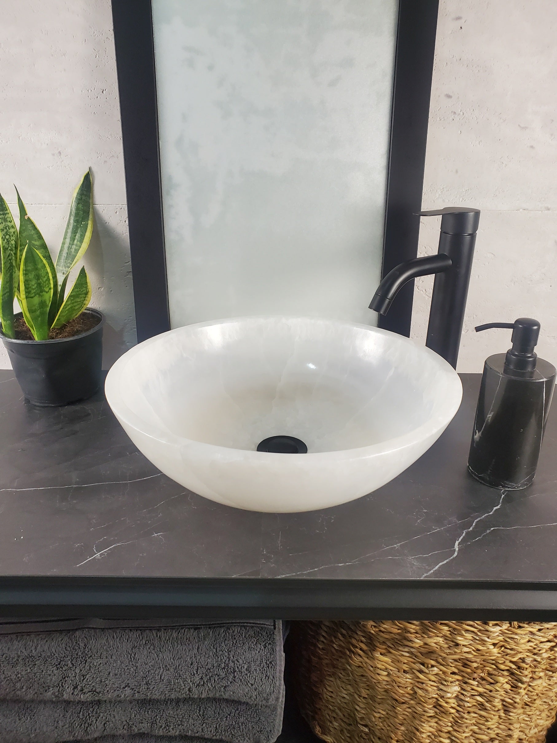 S27_08 Round Onyx Stone Vessel Sink - 15.6 x 15.6 inch