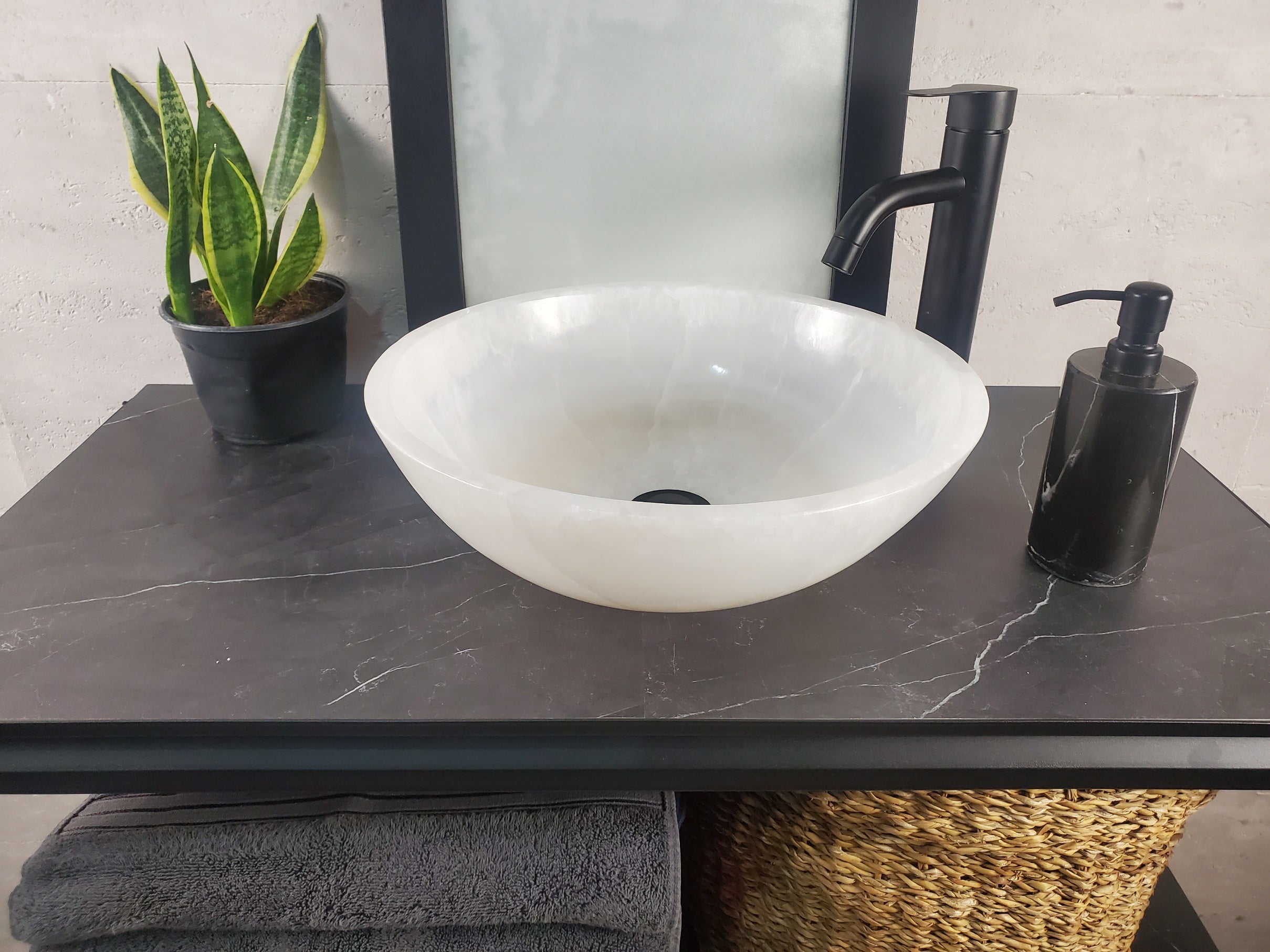 S27_08 Round Onyx Stone Vessel Sink - 15.6 x 15.6 inch
