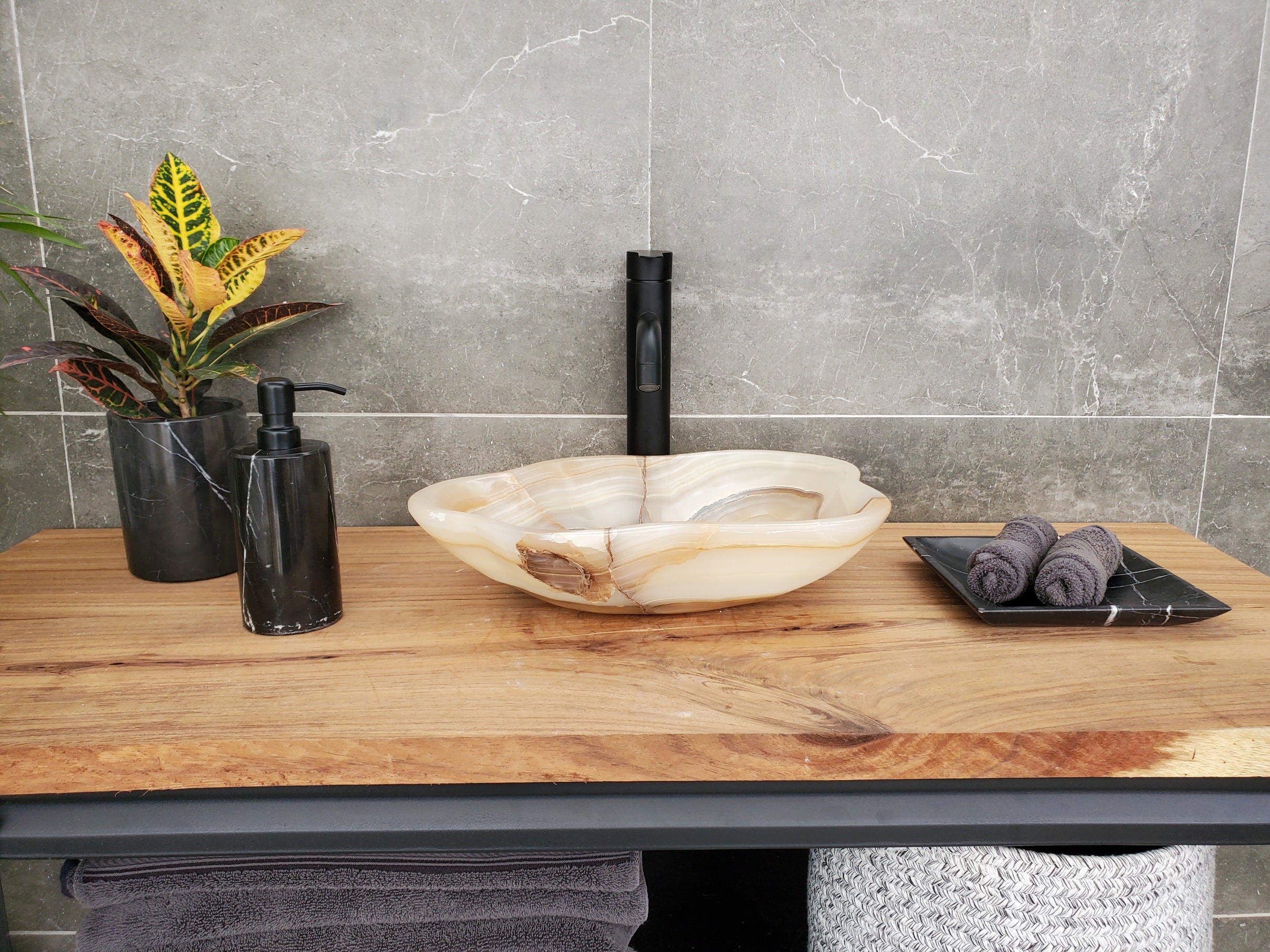 S31_28 Onyx Stone Vessel Bathroom Sink