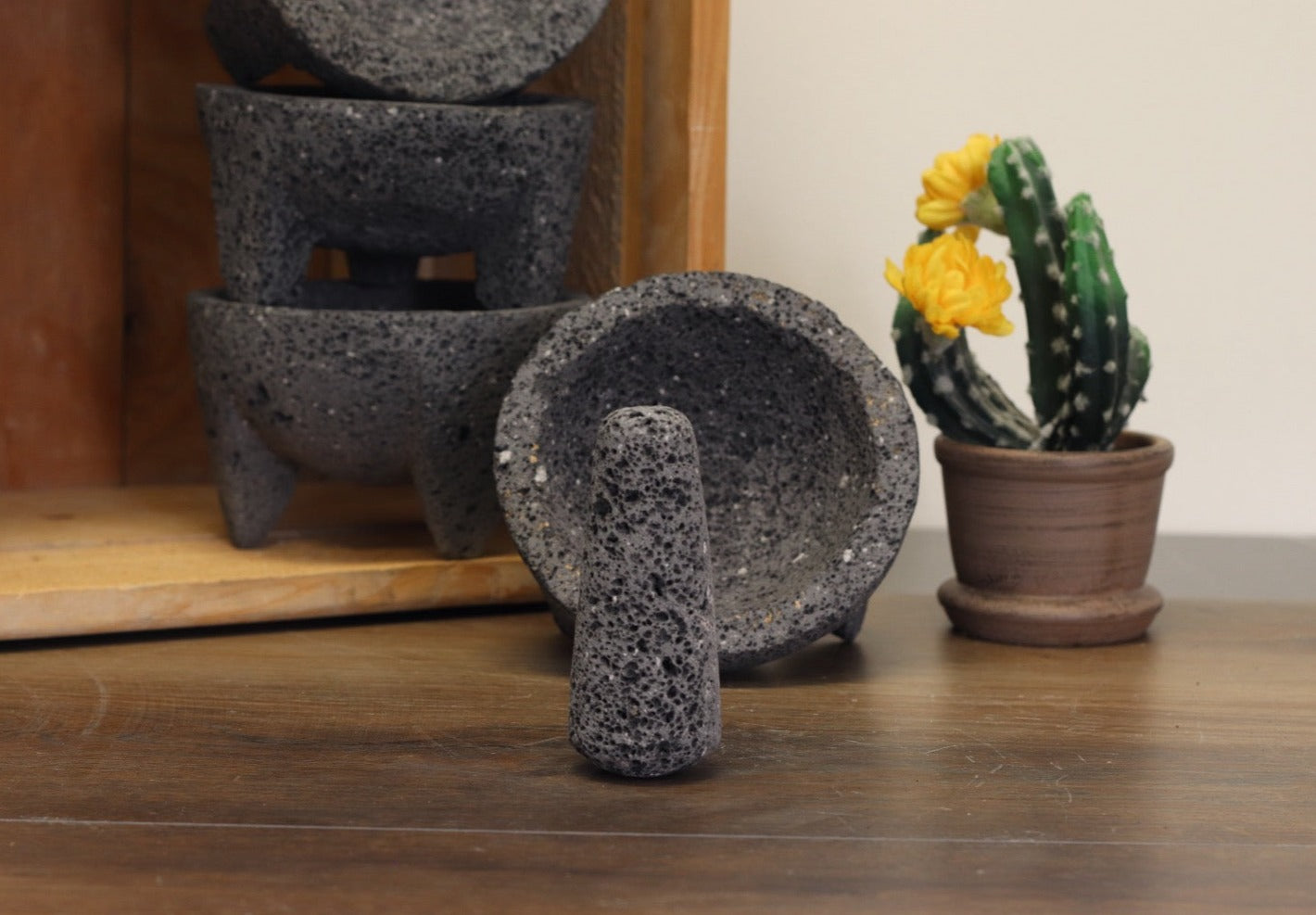Middle Molcajete - Lava Stone - 5 Inch Molcajete Accessories Kitchen & Dining Molcajete