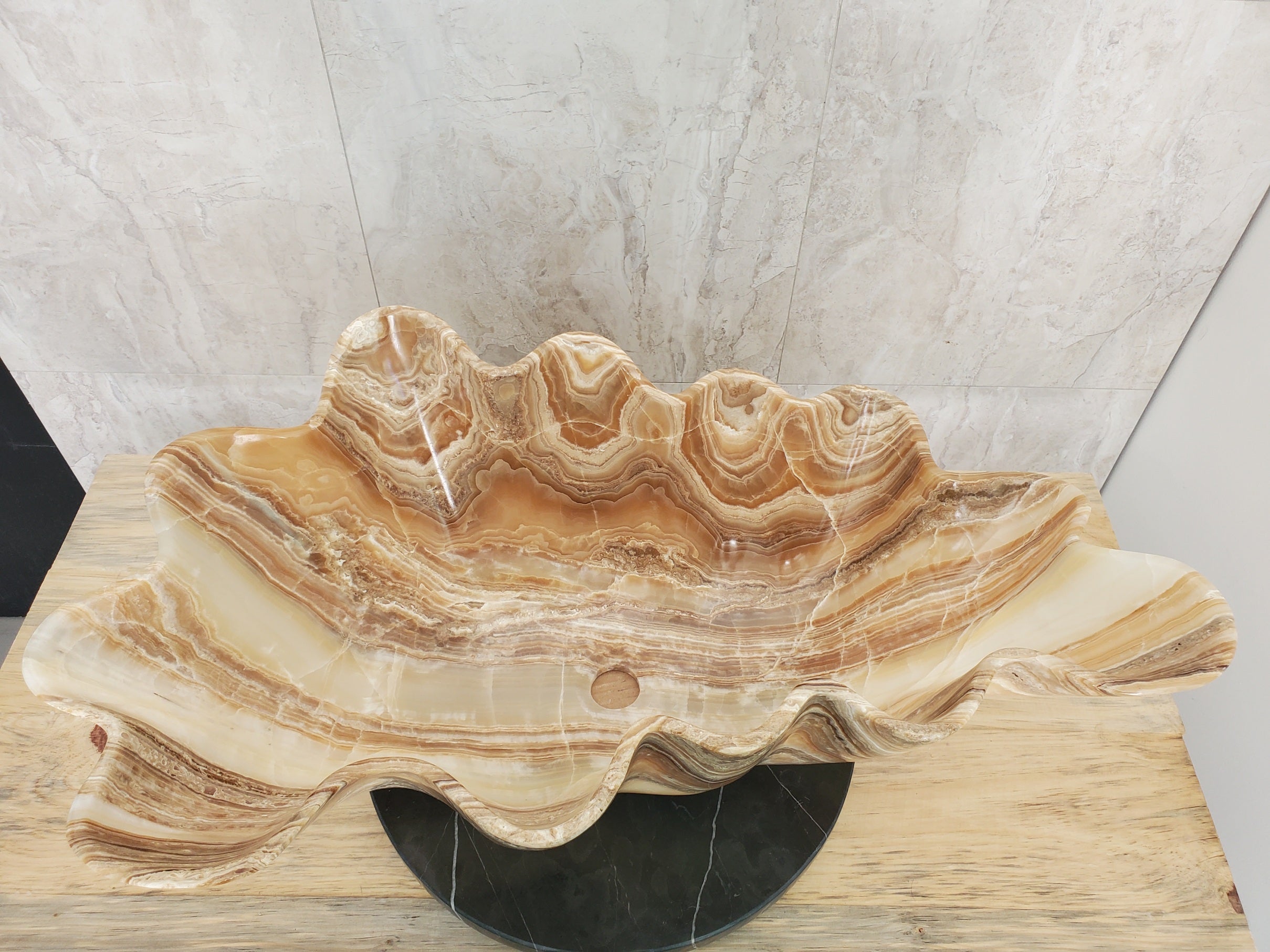 S17_01 Beige and Tan Onyx Vessel Sink - 27.5 x 15 inch