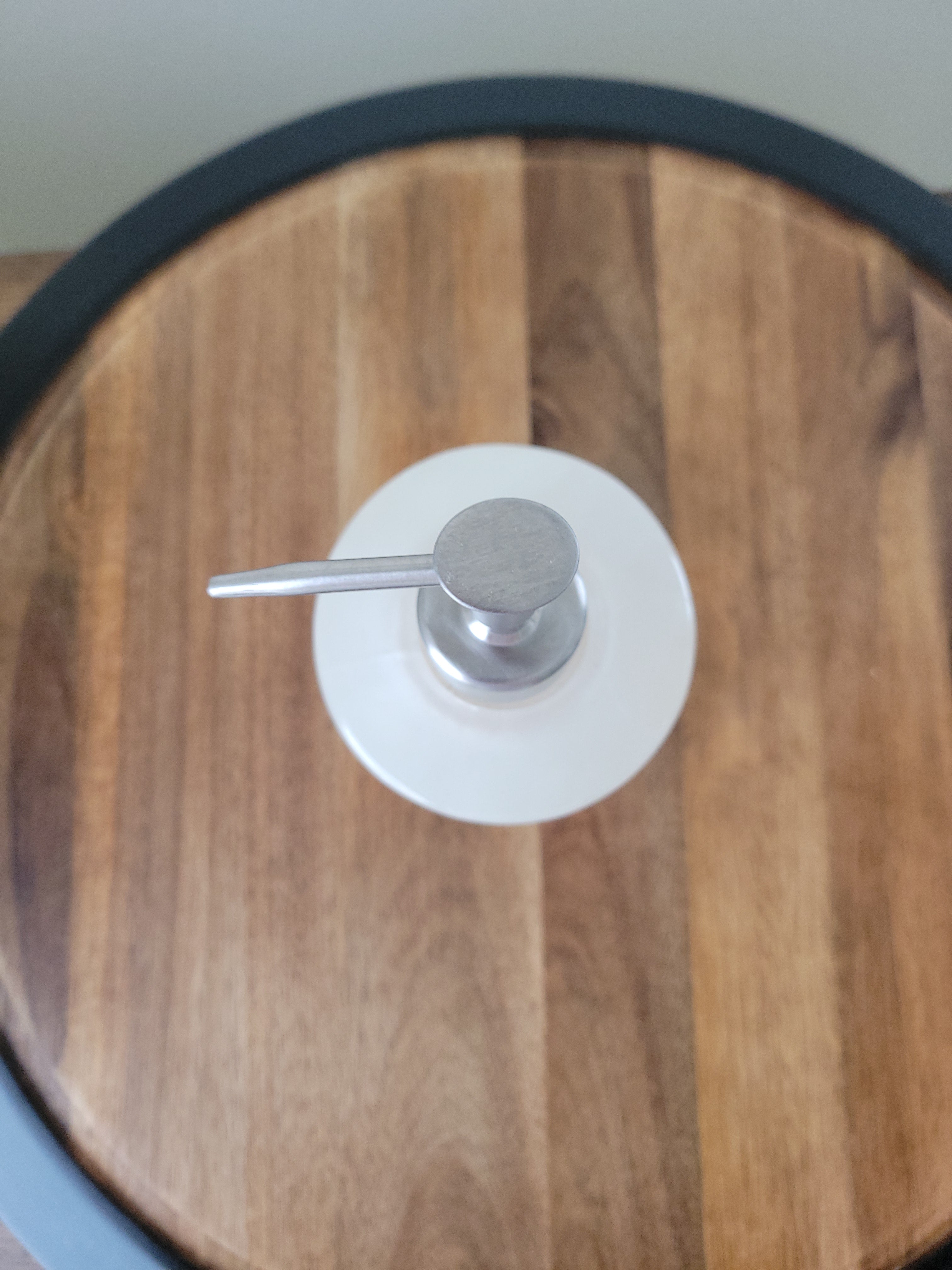 SD_58 Ivory Onyx Stone Liquid Soap or Lotion Dispenser