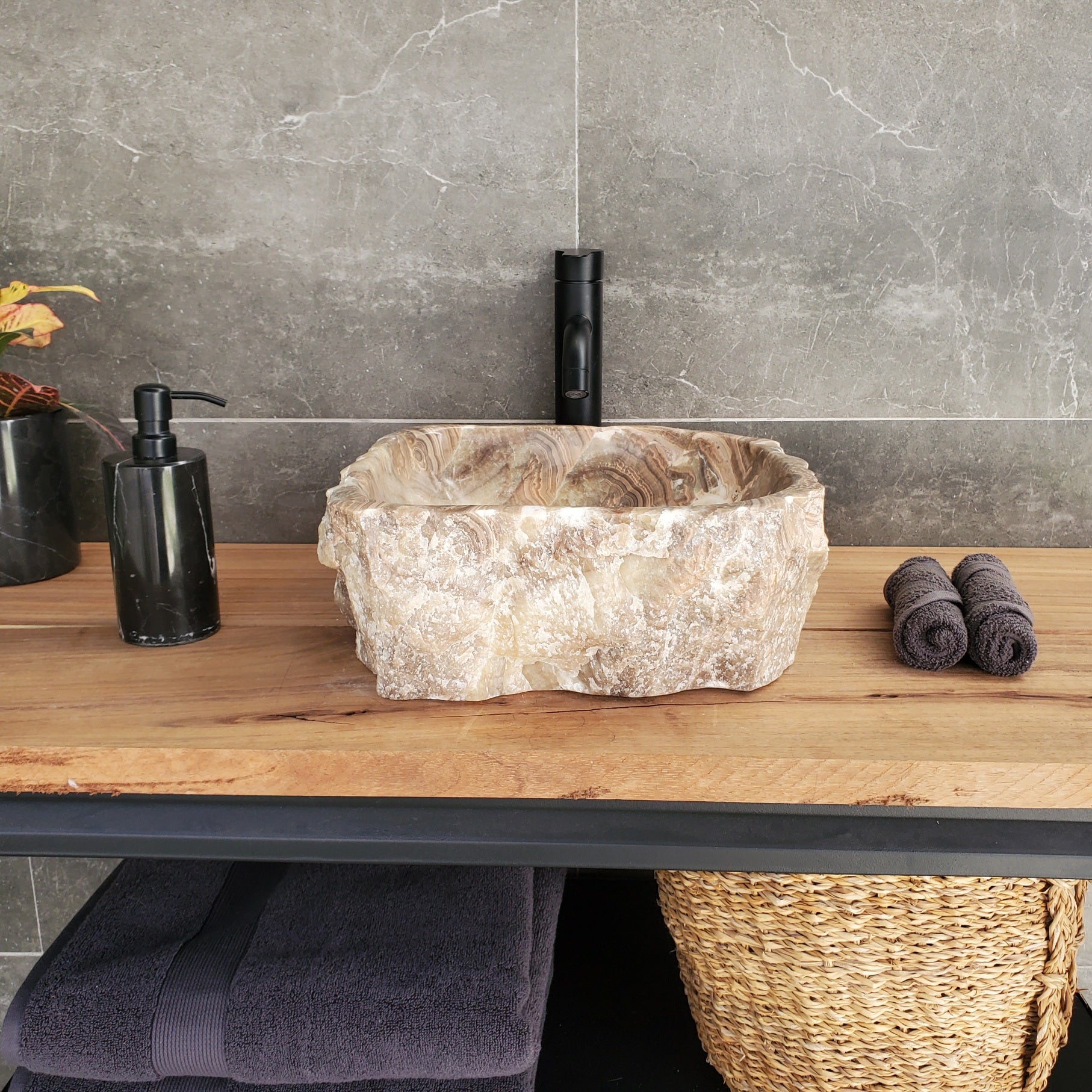 S34_07 Onyx Stone Vessel Sink