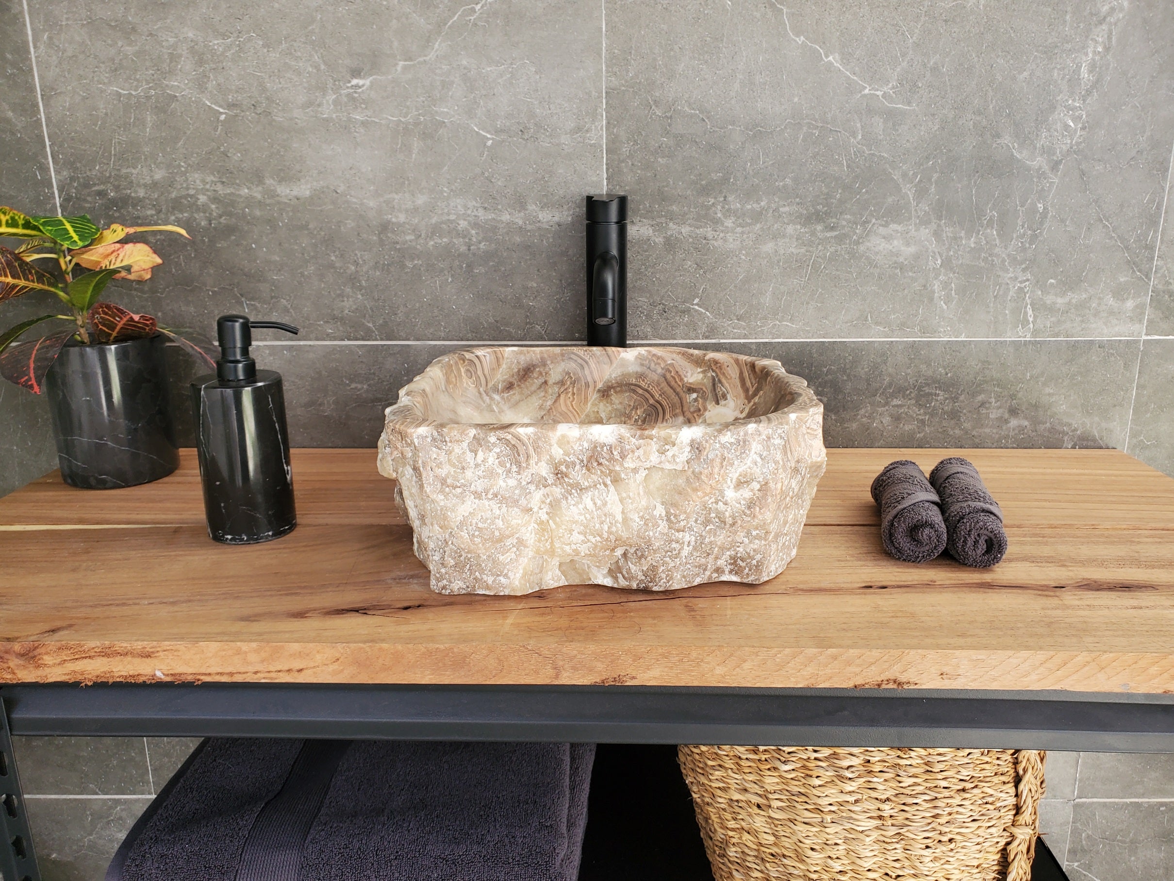 S34_07 Onyx Stone Vessel Sink - 14 x 13.5 inch