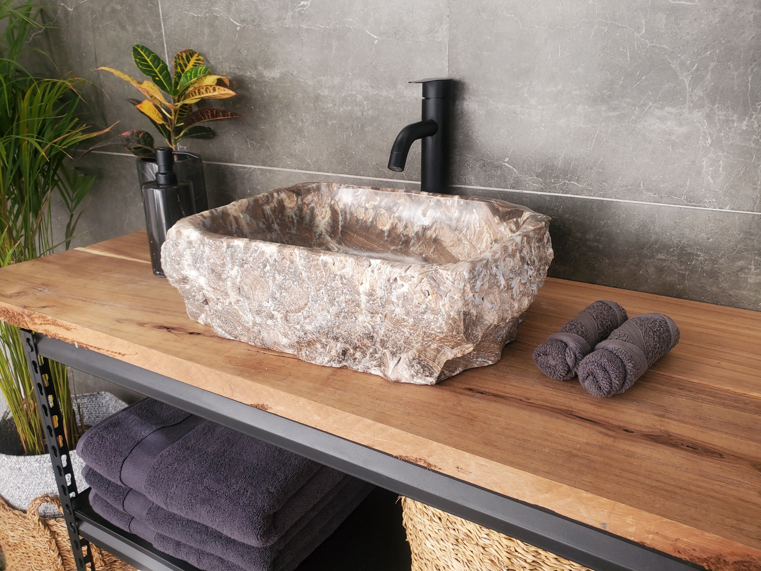 S33_11 Onyx Stone Vessel Sink