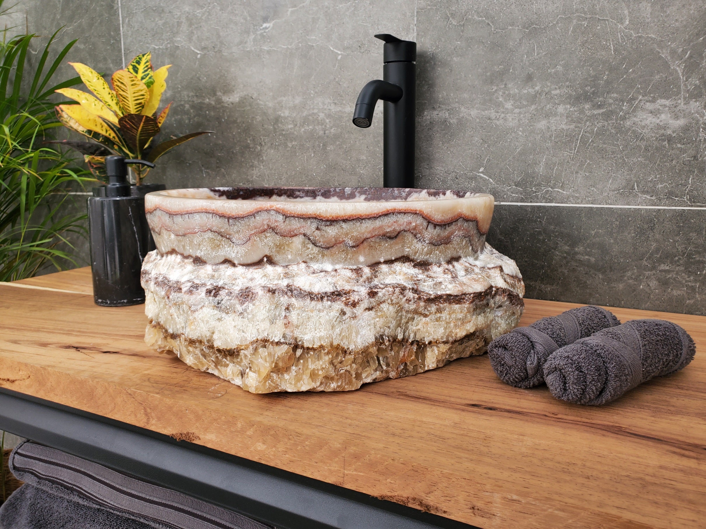 S31_44 Serpentine Onyx Stone Vessel Sink - 14 x 14 inch (Round)