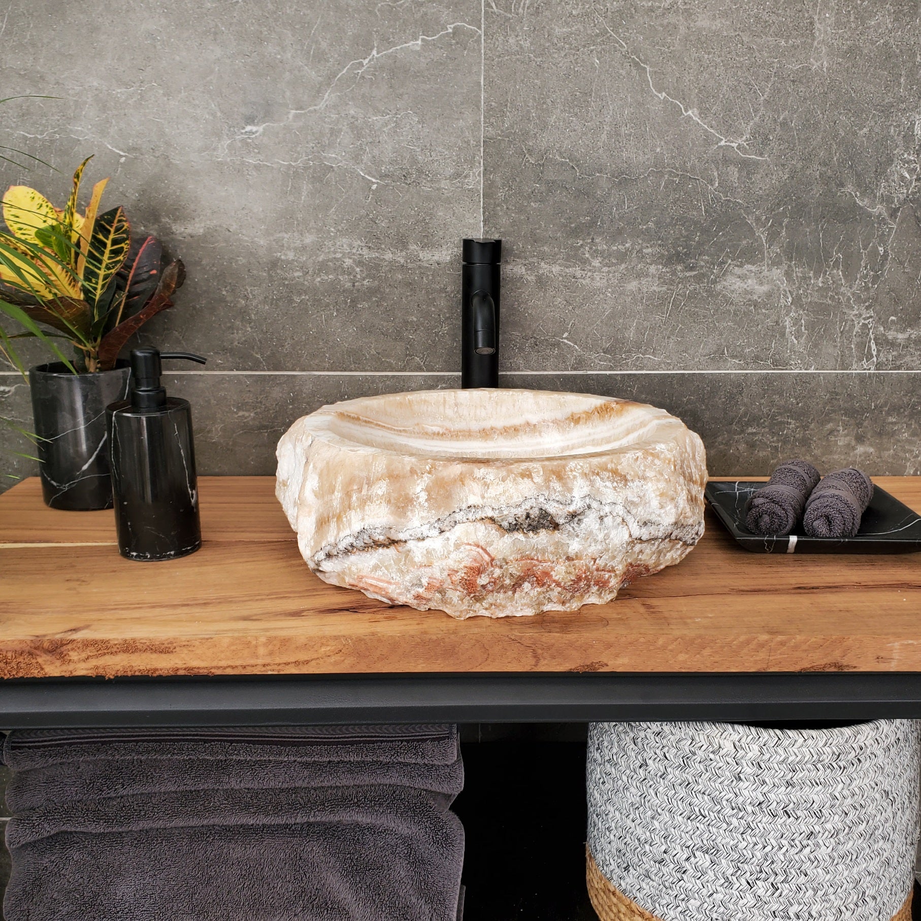 S31_33 Onyx Stone Vessel Bathroom Sink - Round