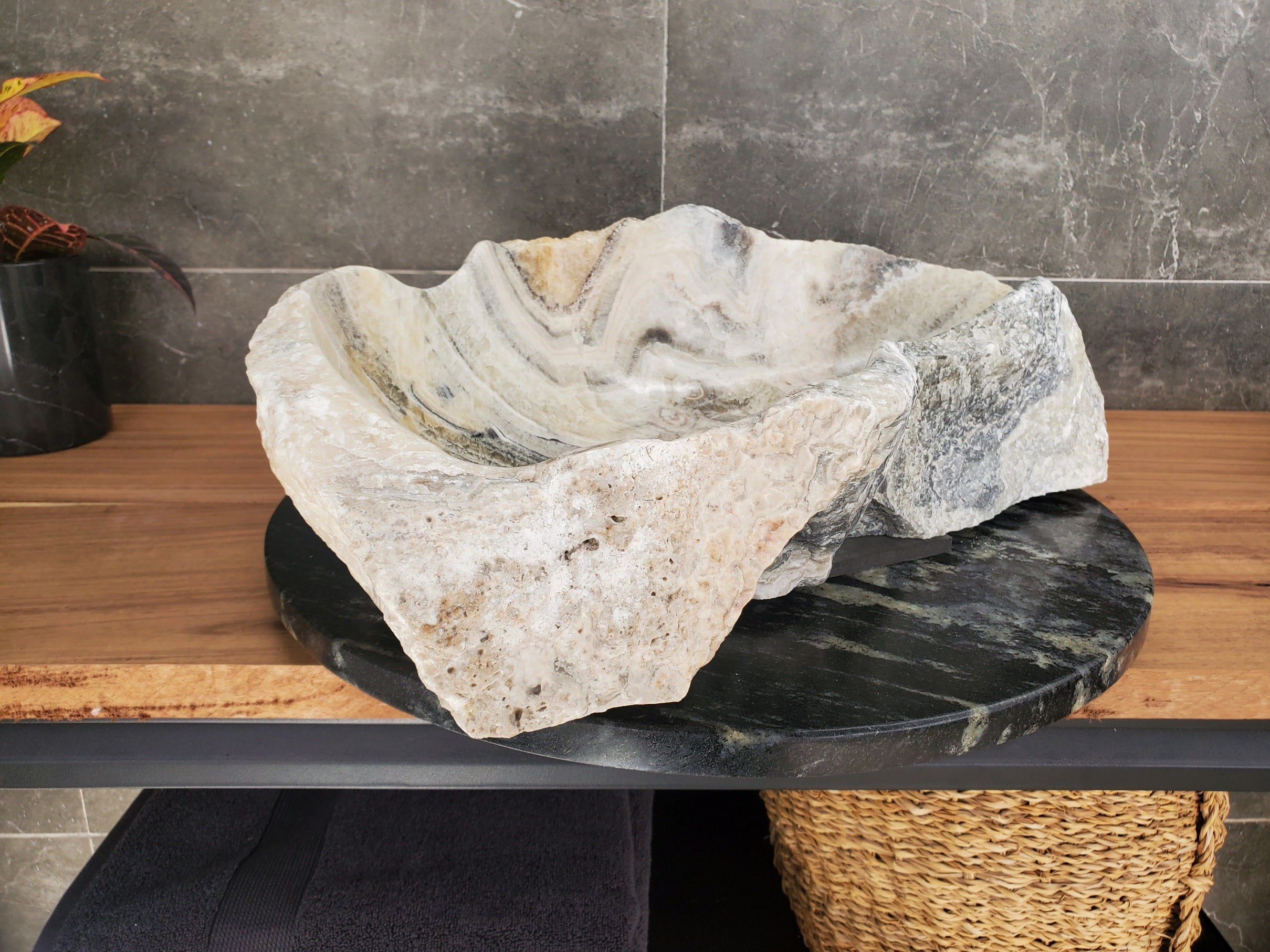 S34_05 Onyx Stone Vessel Sink - 22 x 13 inch